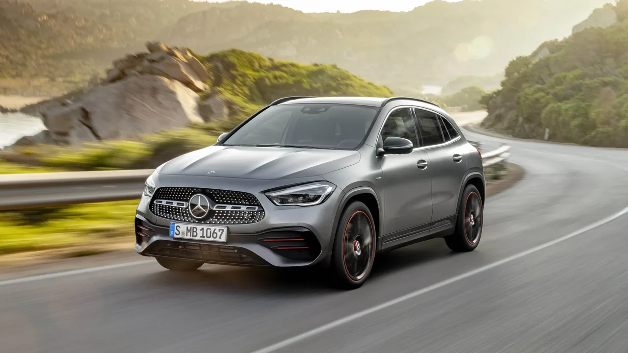Новый Mercedes GLA EV и гибрид выйдут в 2026 году