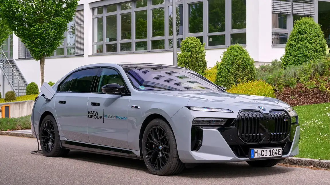 BMW тестируют батареи будущего на прототипе i7