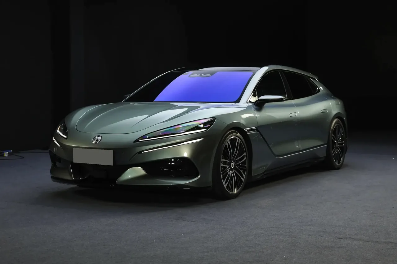 Denza Z9GT с мощностью 1,000 л.с. и технологией «крабовой ходьбы»