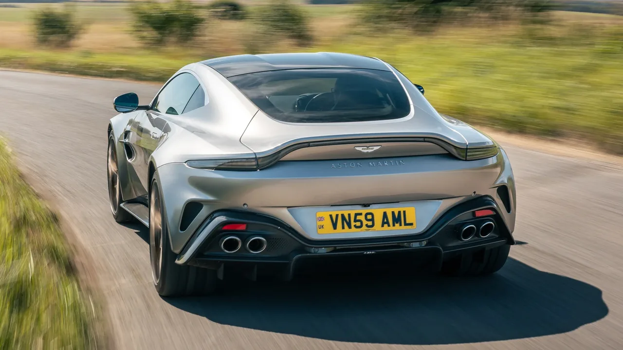 Aston Martin Vantage S: сила, отточенность и искусство скорости