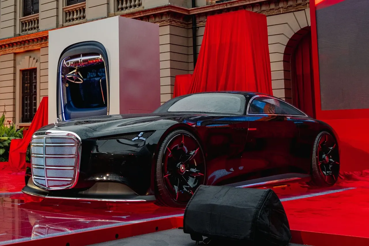 New Mercedes Vision Iconic looks to the future… by looking at the past