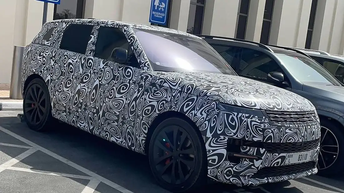 New Range Rover Sport SV spotted in camo, hinting at upcoming release