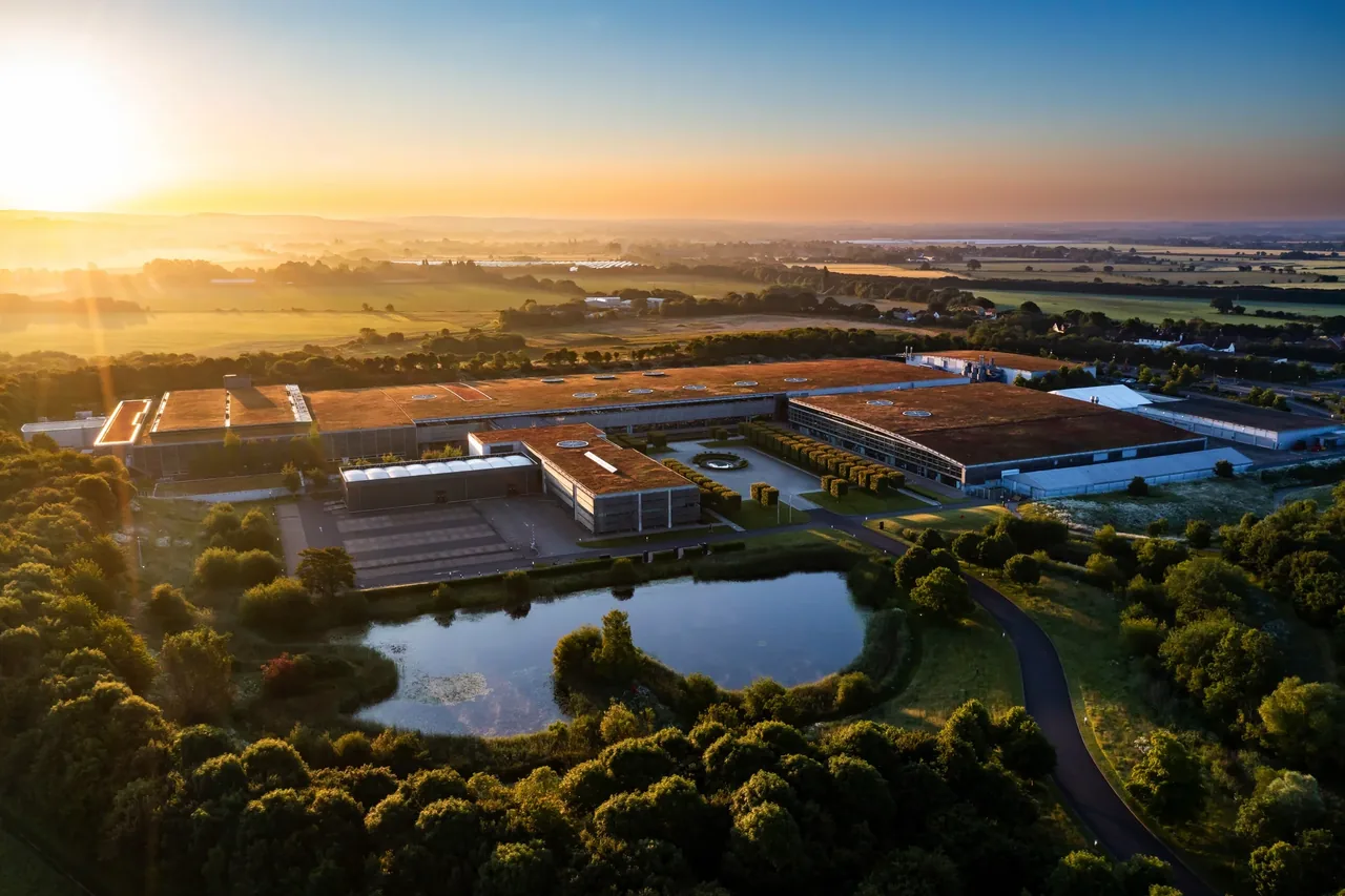 New Rolls-Royce EV announced with €350M Goodwood investment