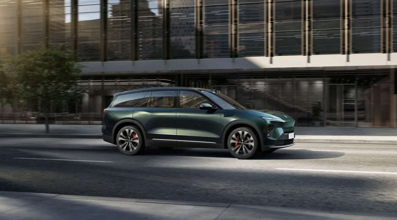 NIO ES8: The Giant Electric SUV With a Walk-In Wardrobe Inside