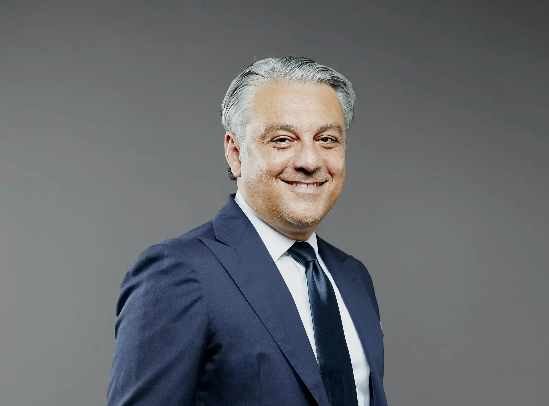 Renault CEO urges collaboration with Chinese automakers