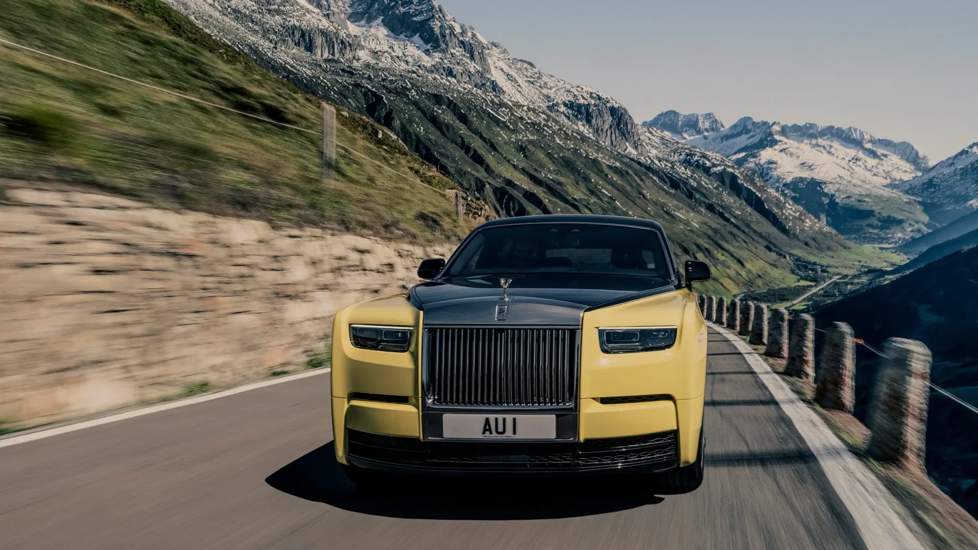 Rolls-Royce Phantom Goldfinger offers VIP luxury and space