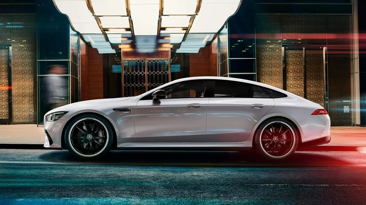 Mercedes-AMG открывает новую эру: GT 4-Door EV
