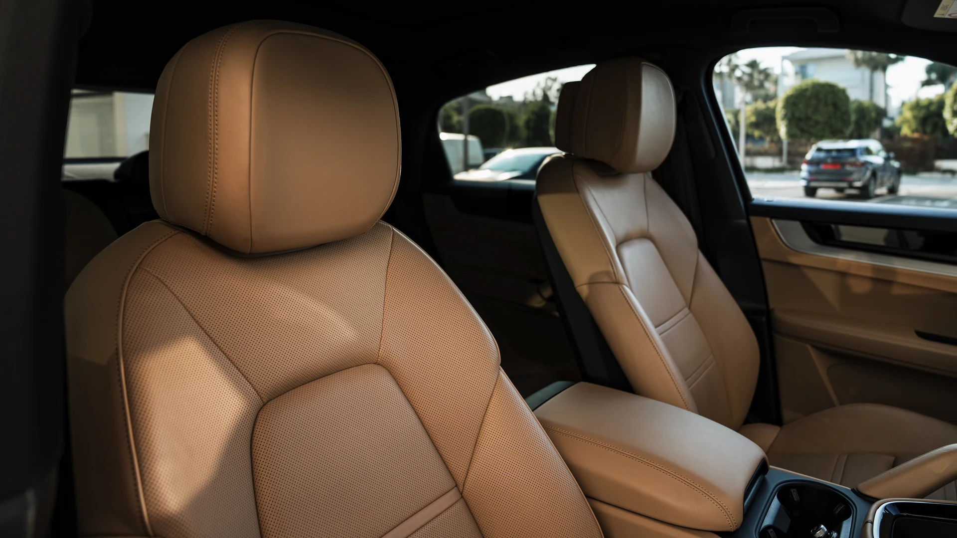 Porsche Cayenne Coupe #79 Фото 8 Передние сиденья, кожа Mojave Beige с вентиляцией. Автомобиль 79