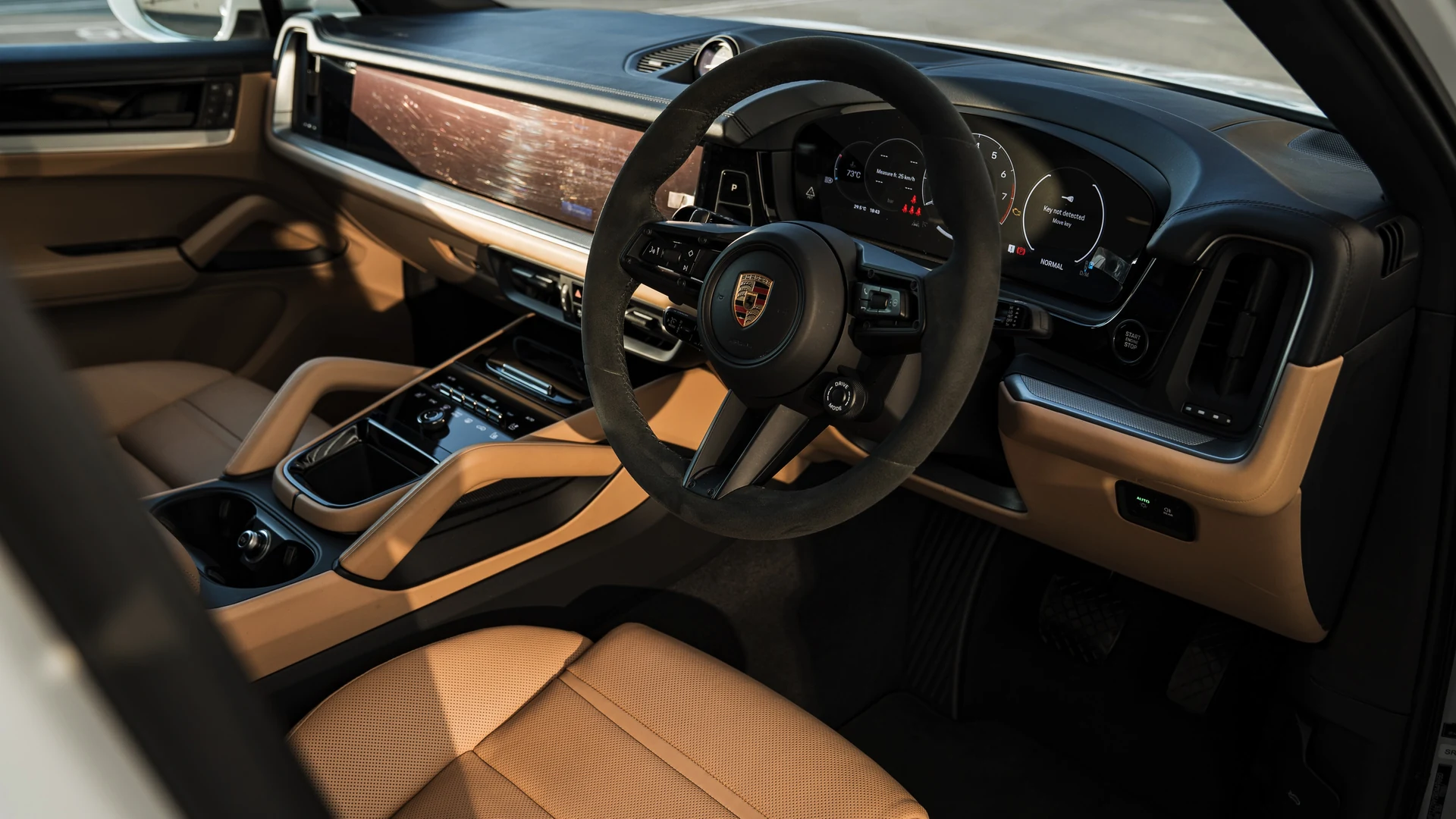 Porsche Cayenne Coupe #79 Фото 7 Обзор салона, кожа Black и Mojave Beige. Автомобиль 79