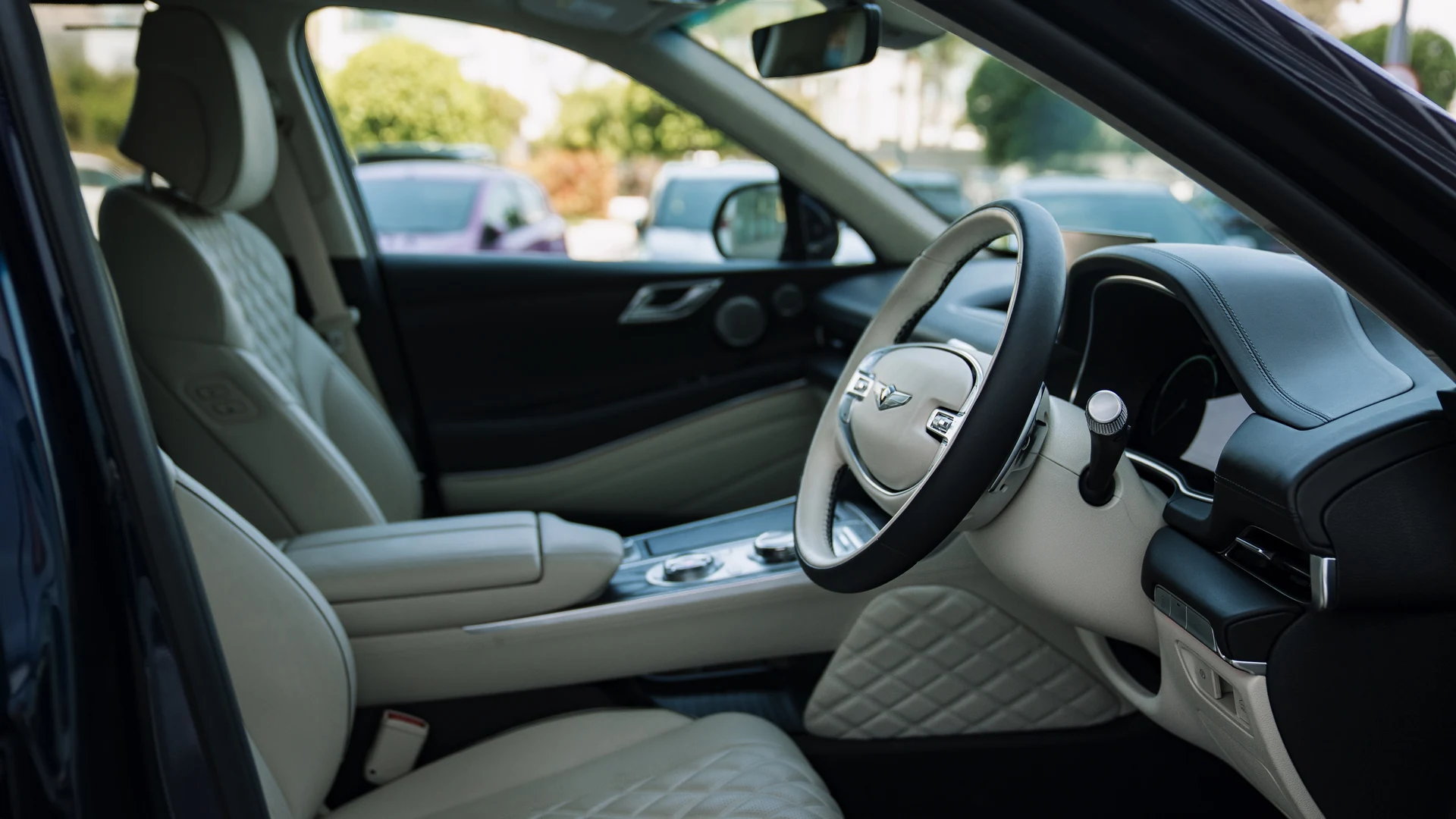 Interior overview from driver's side, Vanilla Beige Nappa leather and Black Ash Real Wood. Car 80