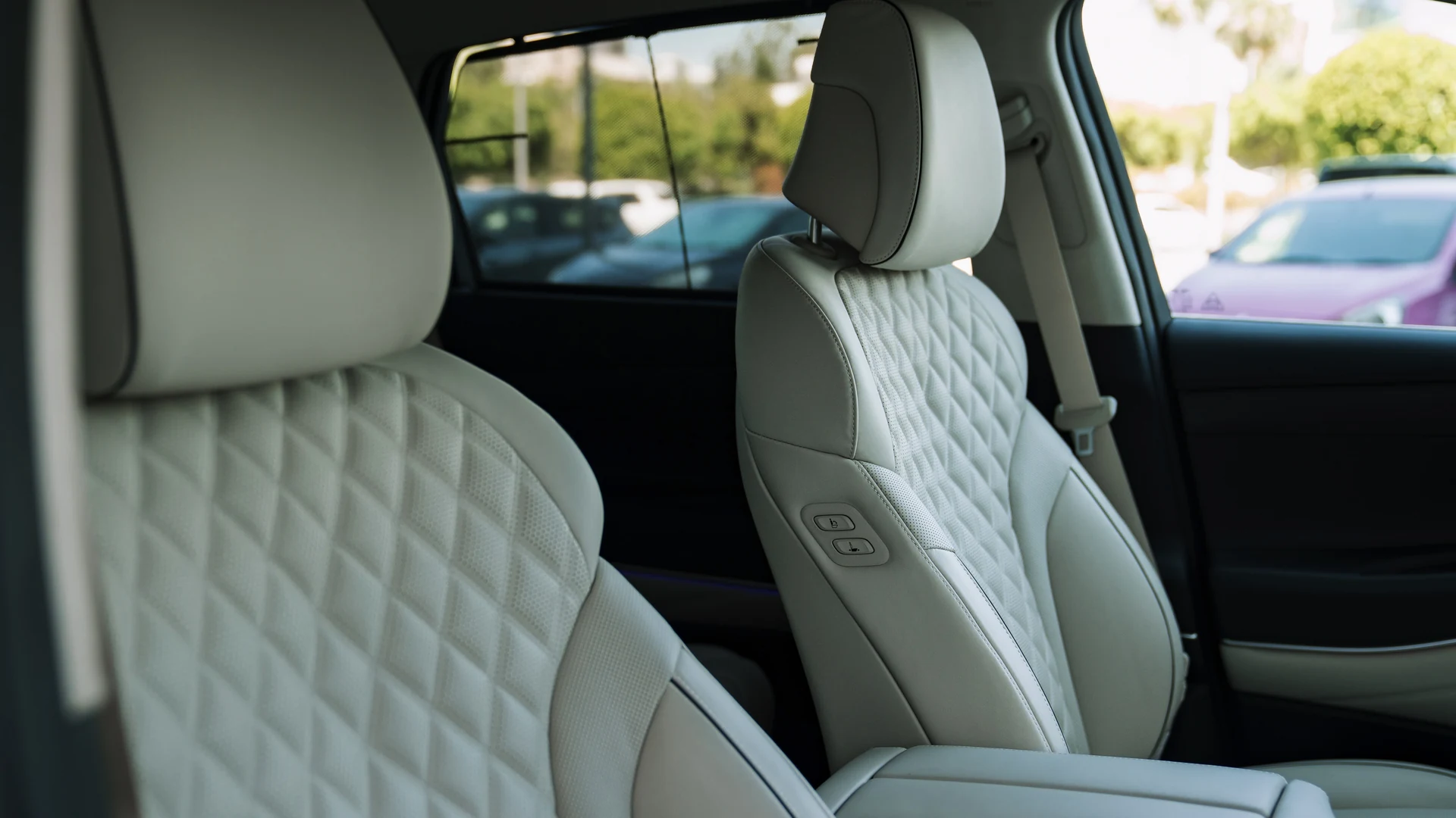 Dashboard detail, Black Ash Real Wood trim and centre console. Car 80