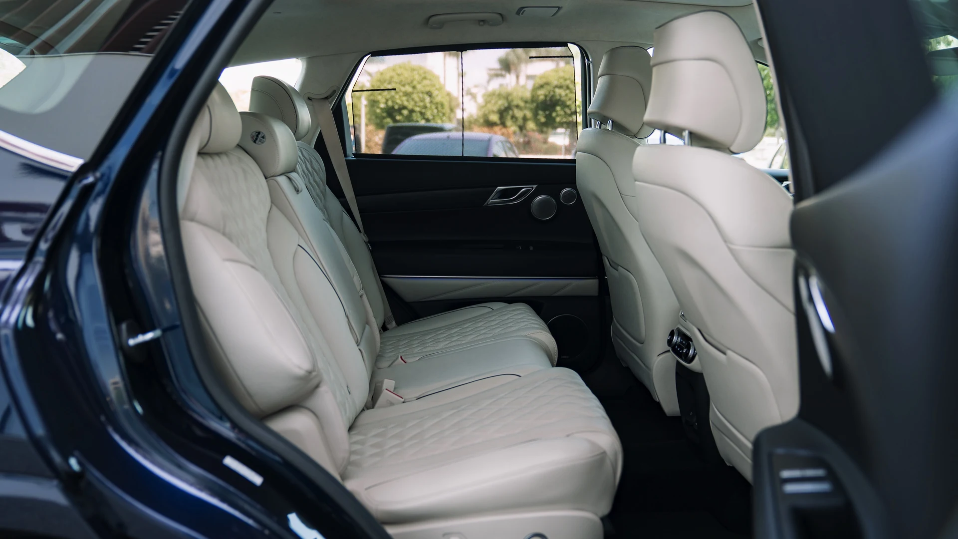 Second row headroom and panoramic sunroof. Car 80