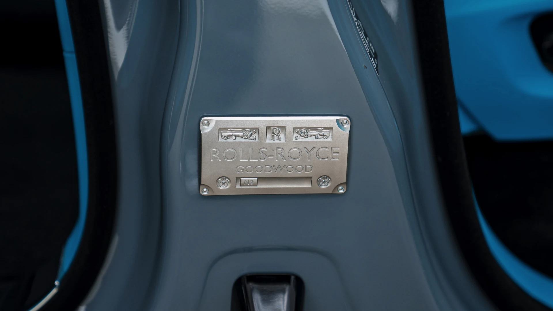 2026 Rolls-Royce Cullinan Series II | Burnout Grey | isellcars.cy #74 Photo 17