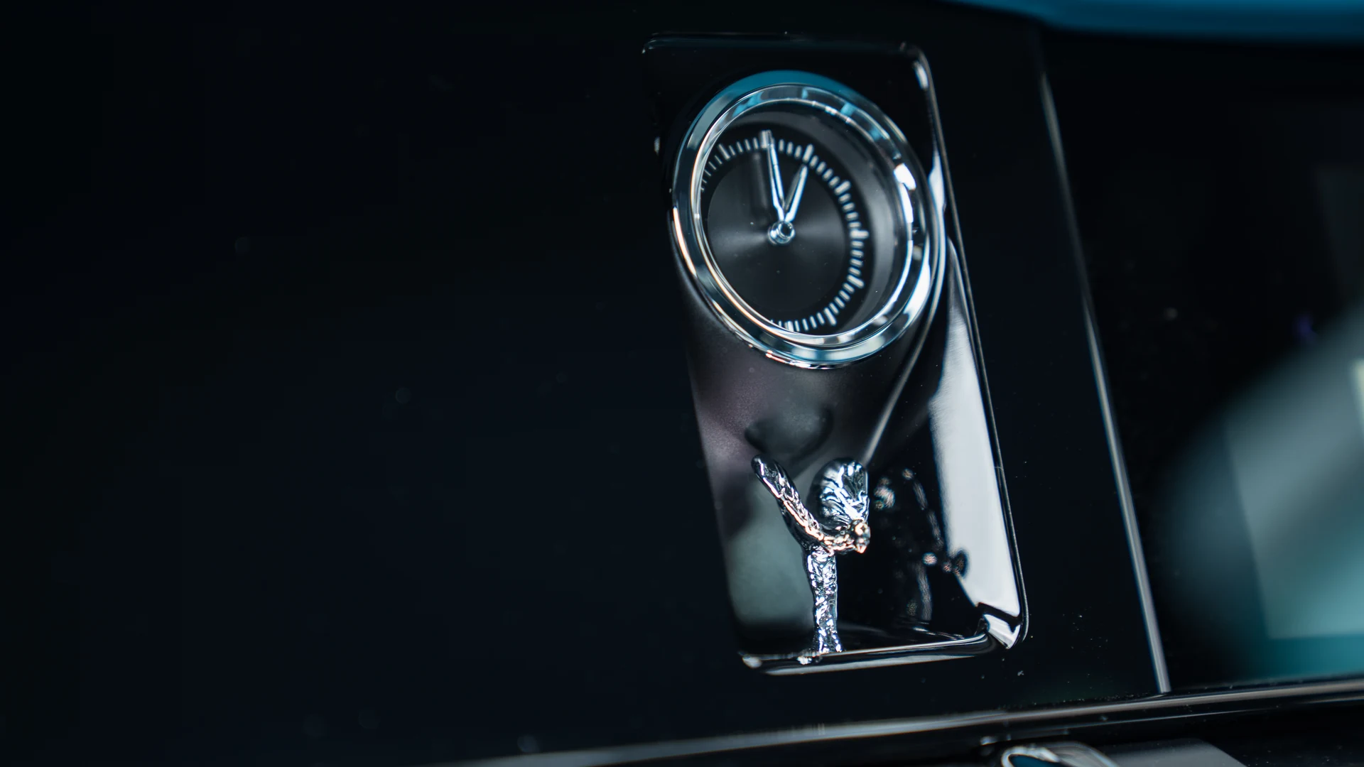 2026 Rolls-Royce Cullinan Series II | Burnout Grey | isellcars.cy #74 Photo 16