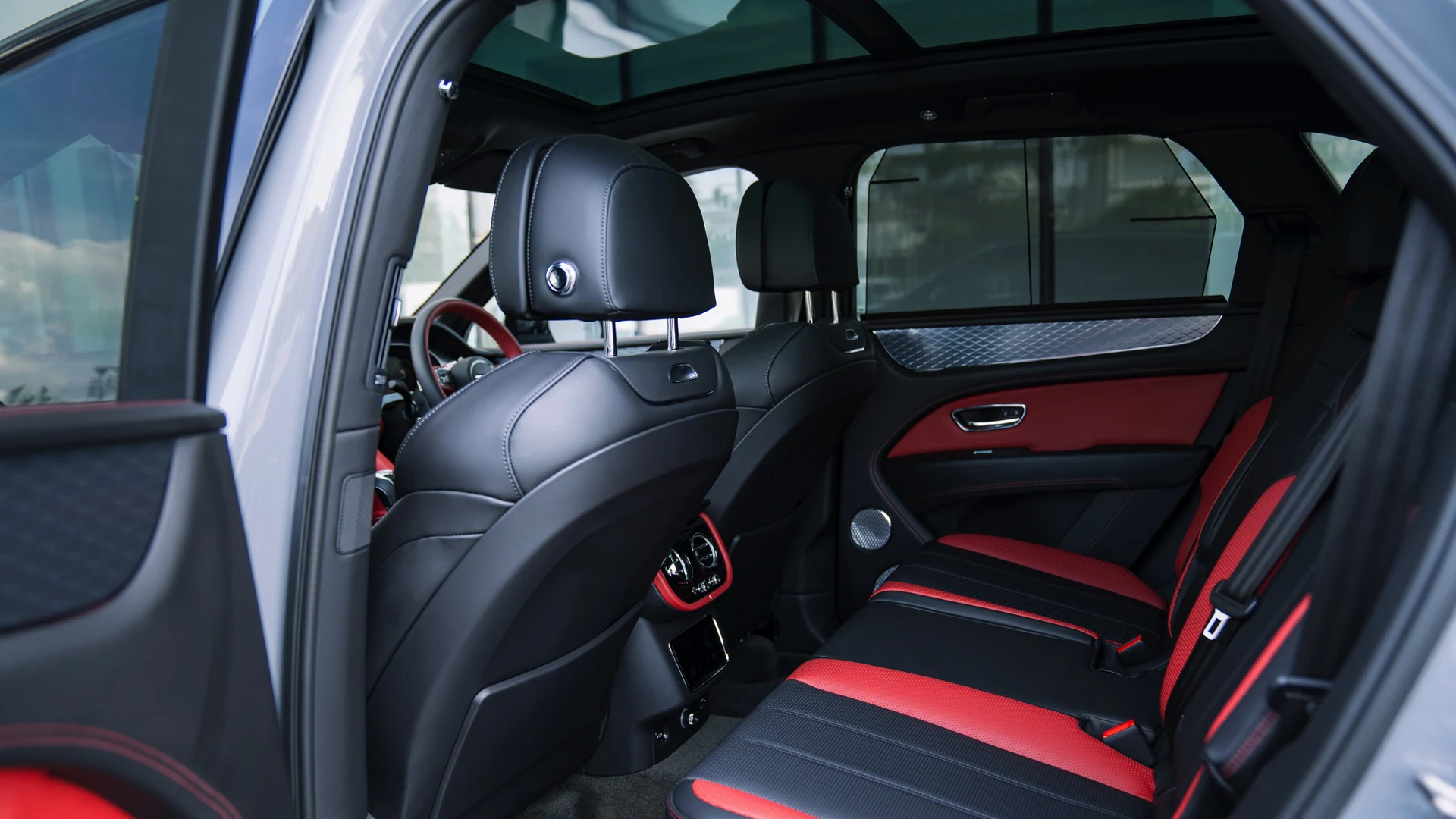 Bentley Bentayga S #72 Photo 13