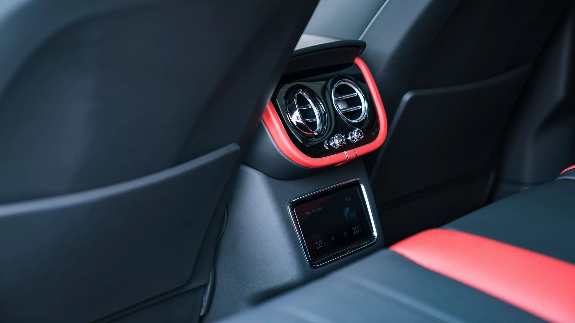 Bentley Bentayga S #72 Photo 14