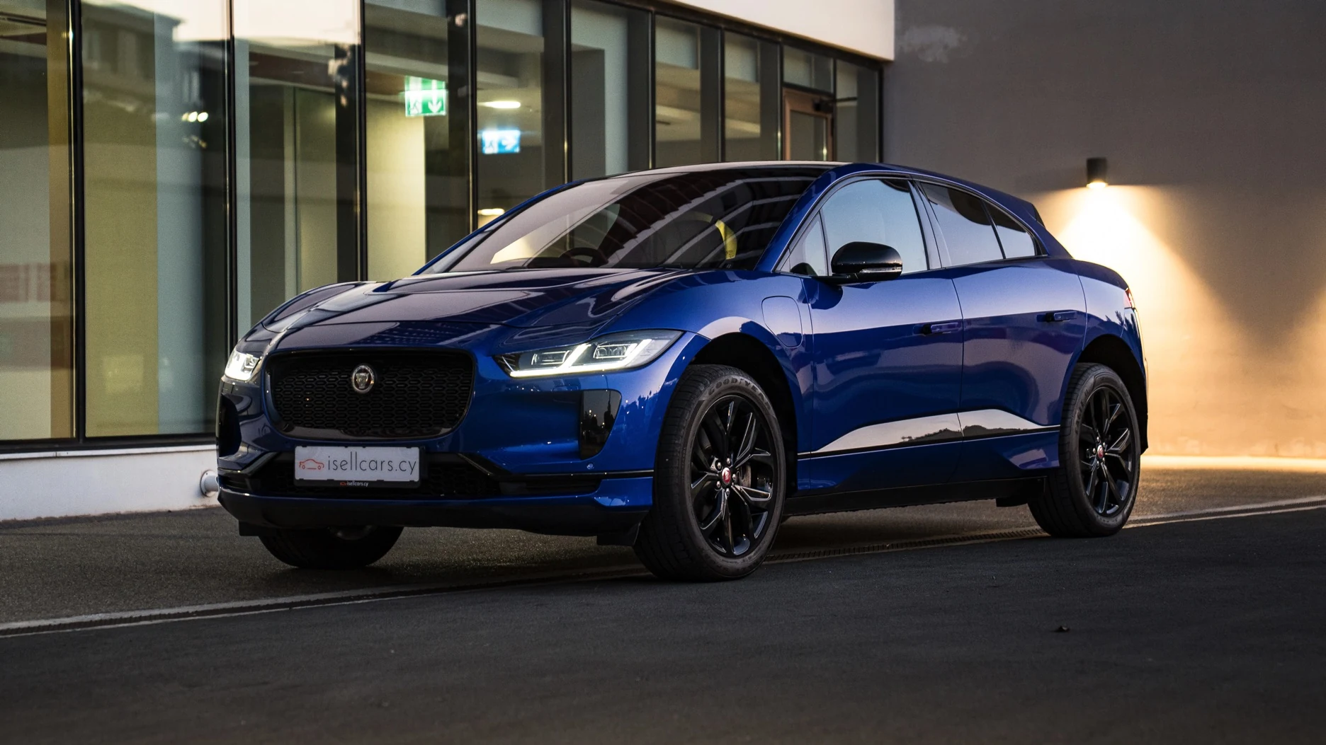 Jaguar I-Pace EV400 HSE Black