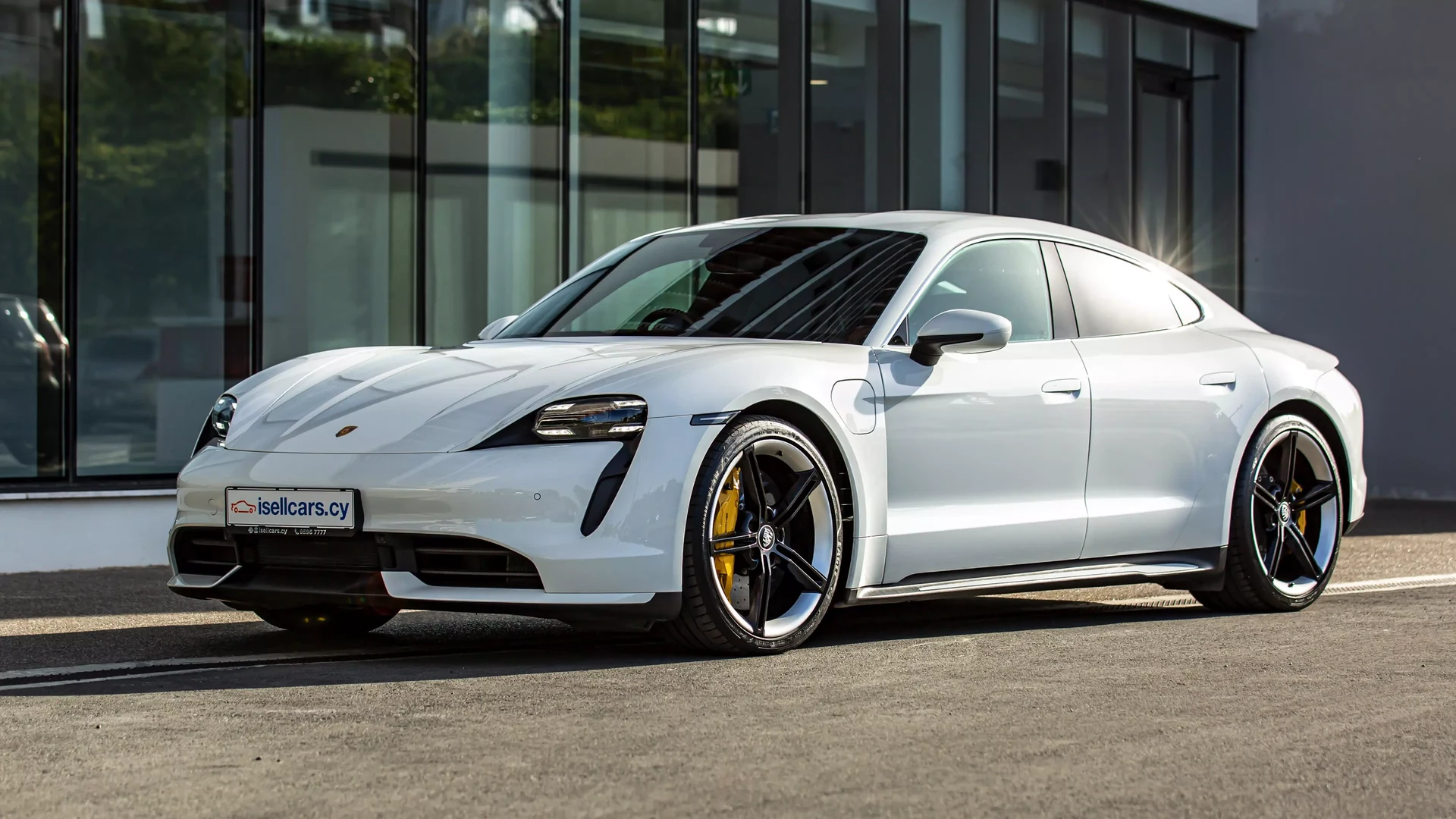 Porsche Taycan Turbo #63 Photo 1