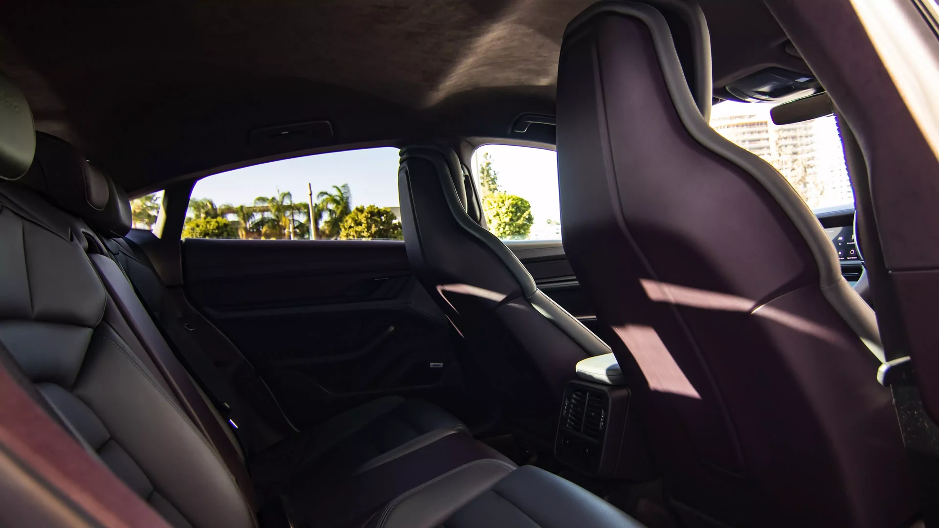 Porsche Taycan Turbo #63 Photo 11