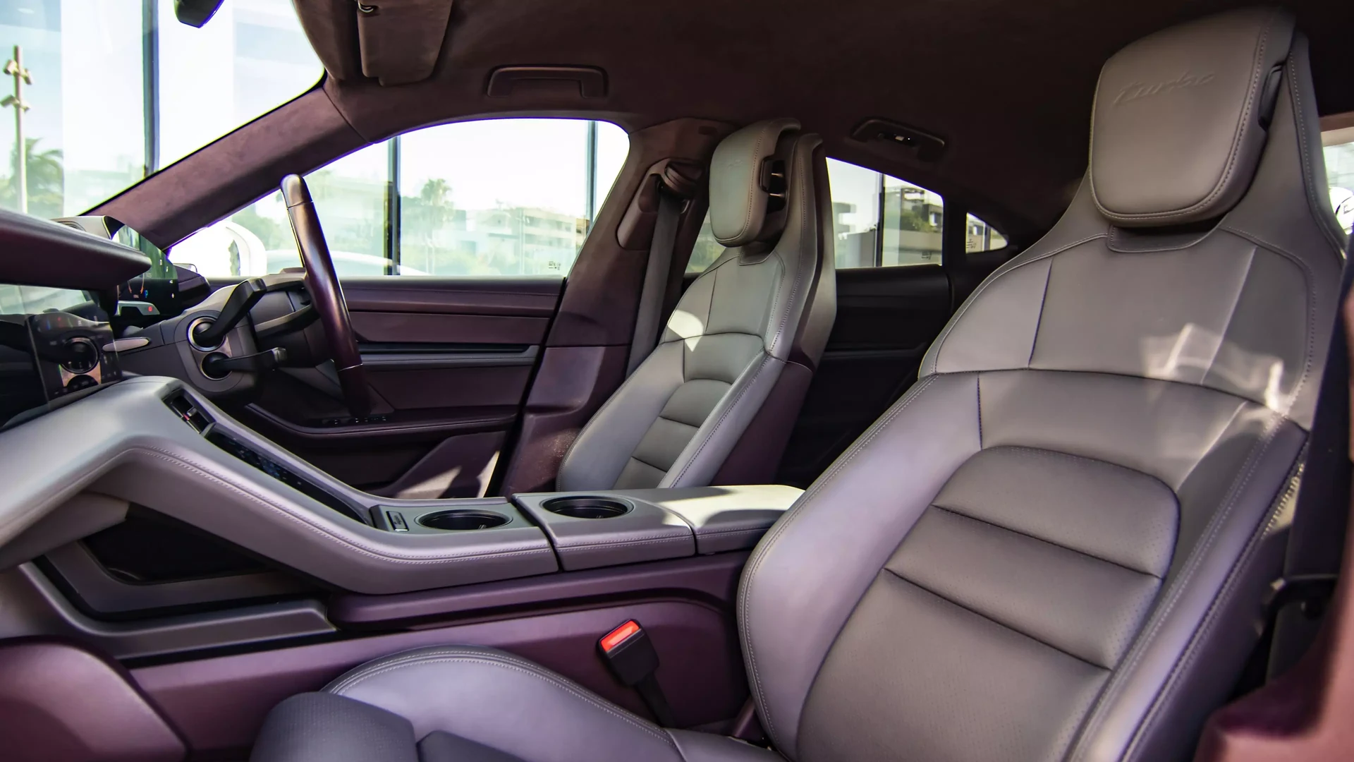 Porsche Taycan Turbo #63 Photo 13