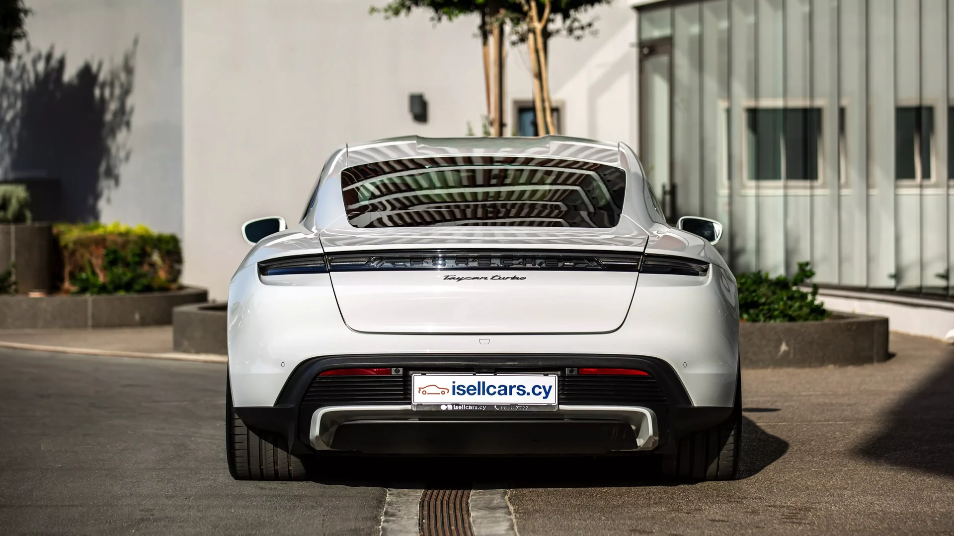 Porsche Taycan Turbo #63 Photo 4