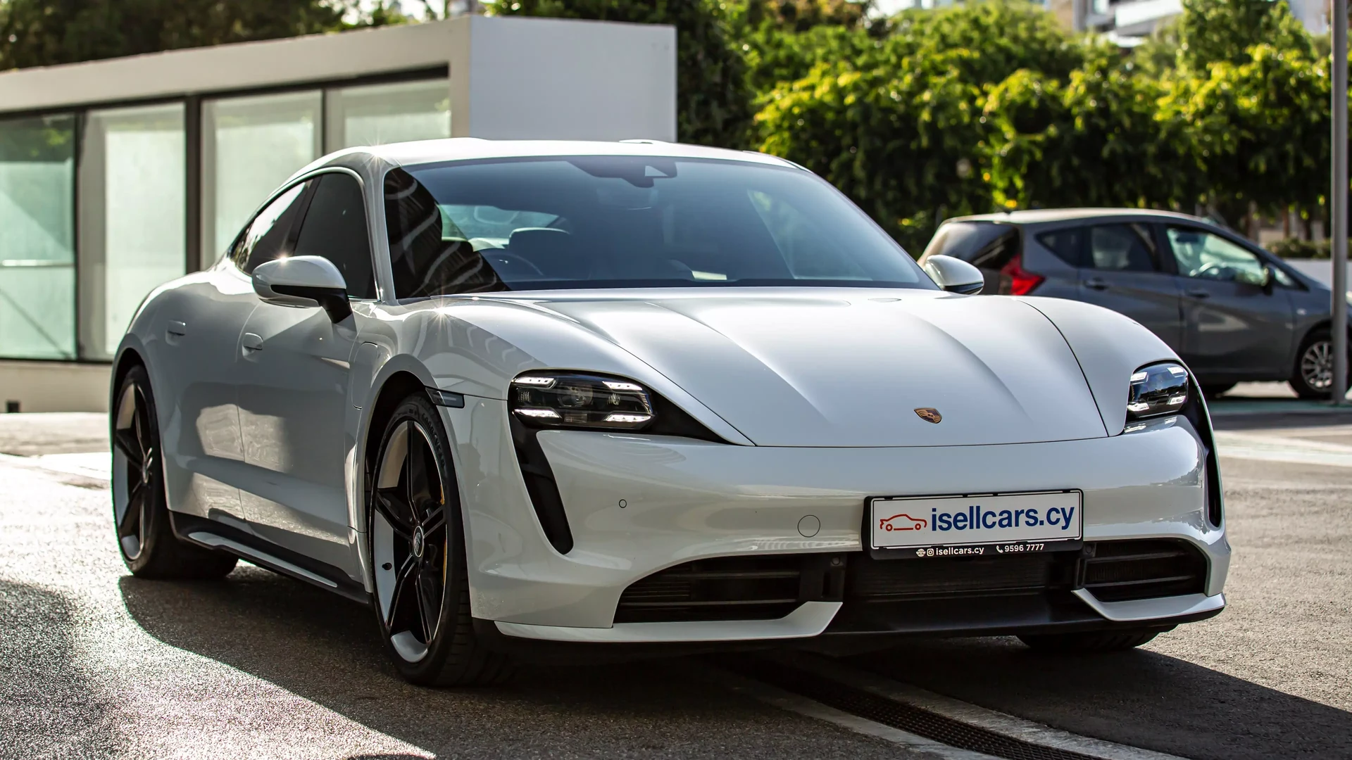 Porsche Taycan Turbo #63 Photo 5