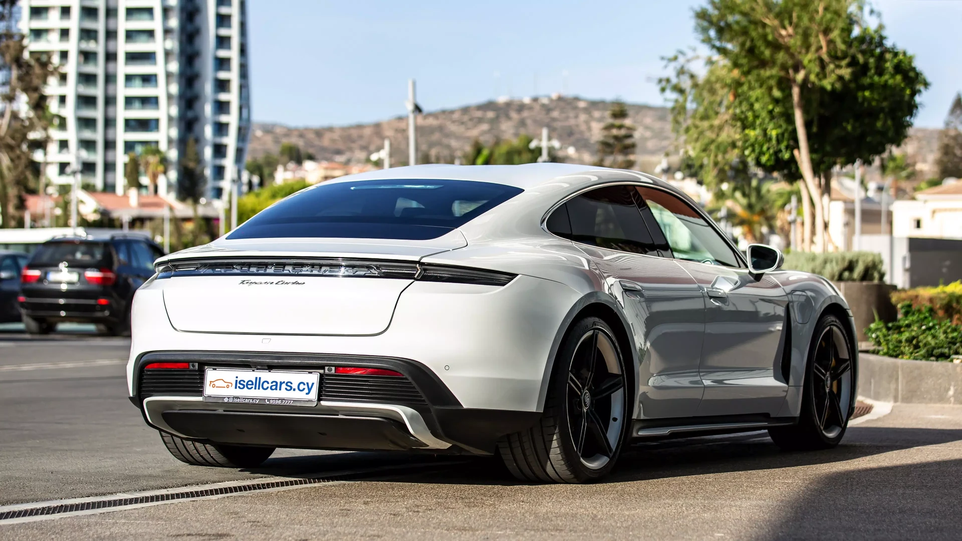 Porsche Taycan Turbo #63 Photo 6