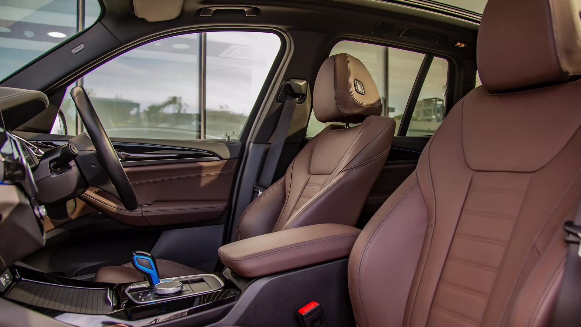 BMW iX3 #52 Фото 11