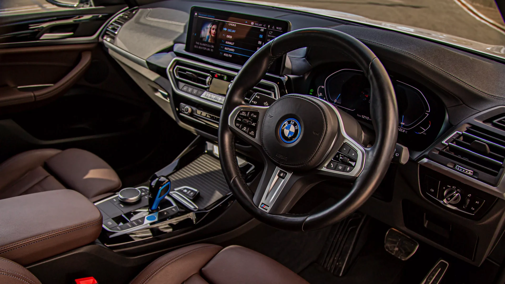 BMW iX3 #52 Фото 8