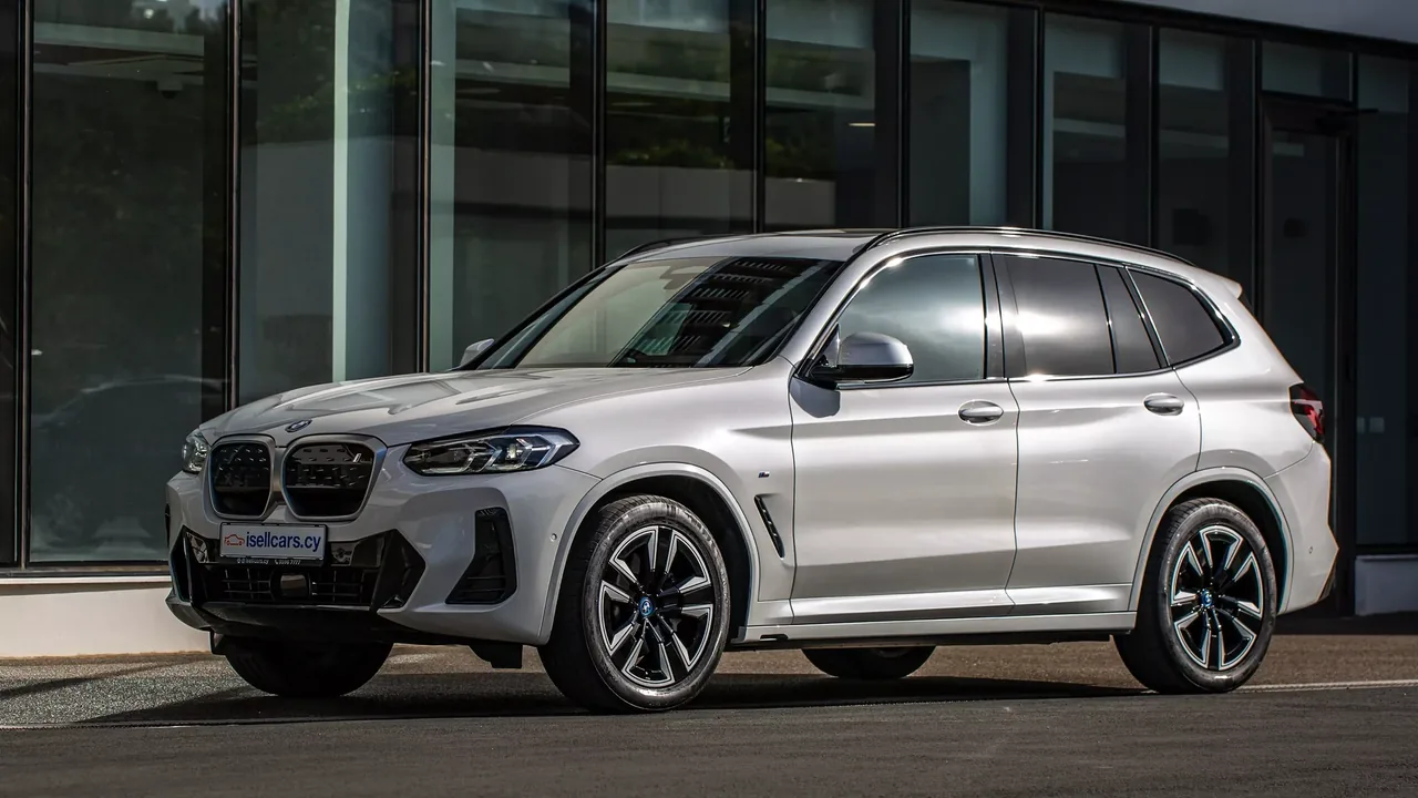 BMW iX3