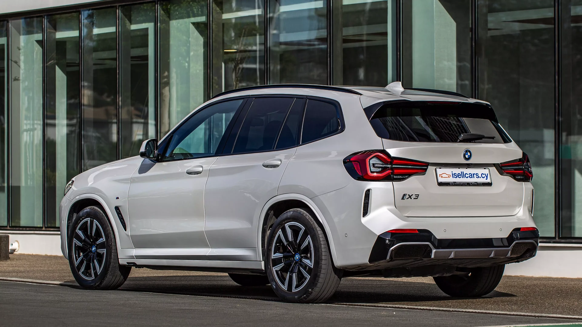 BMW iX3 #52 Фото 2