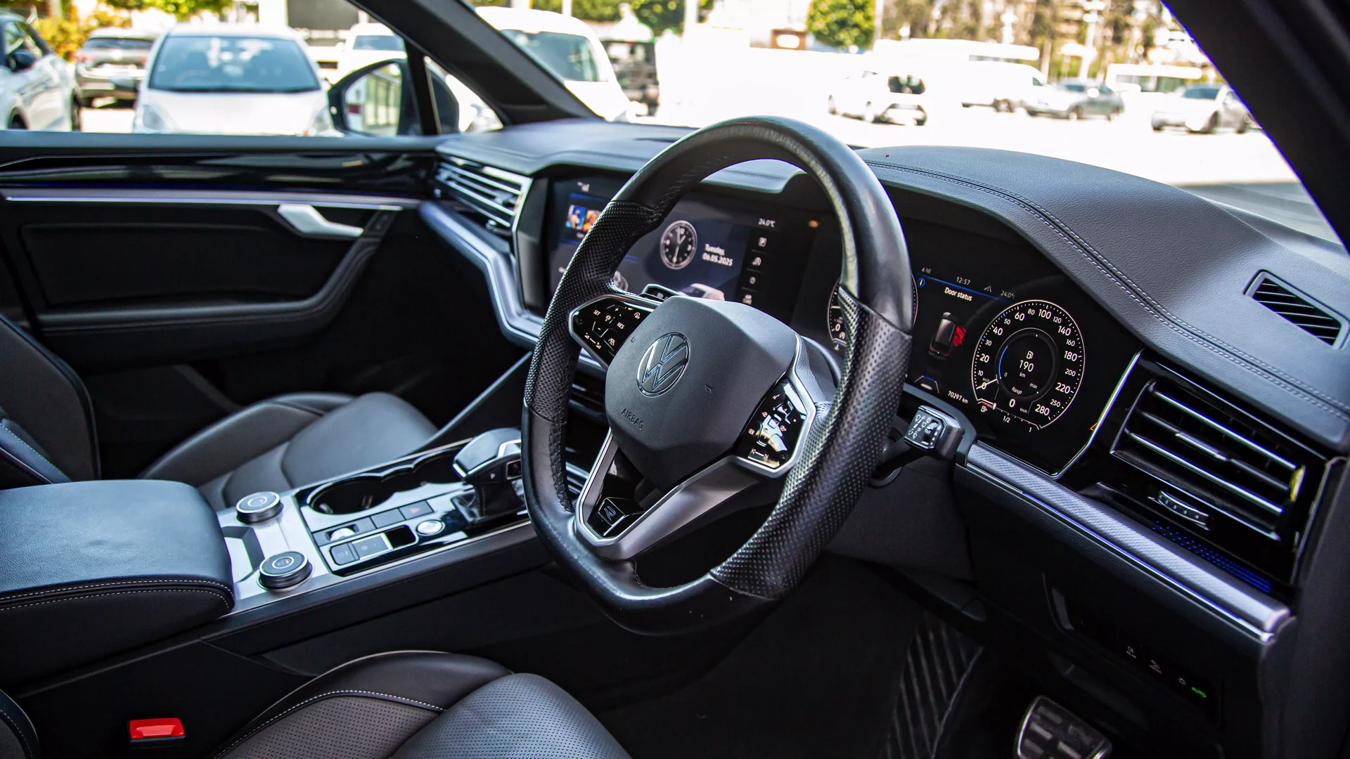 Volkswagen Touareg TDI R-Line #54 Photo 8