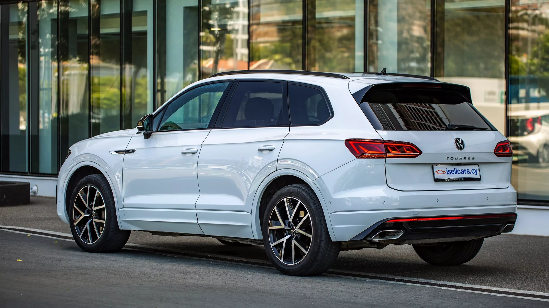Volkswagen Touareg TDI R-Line #54 Photo 2