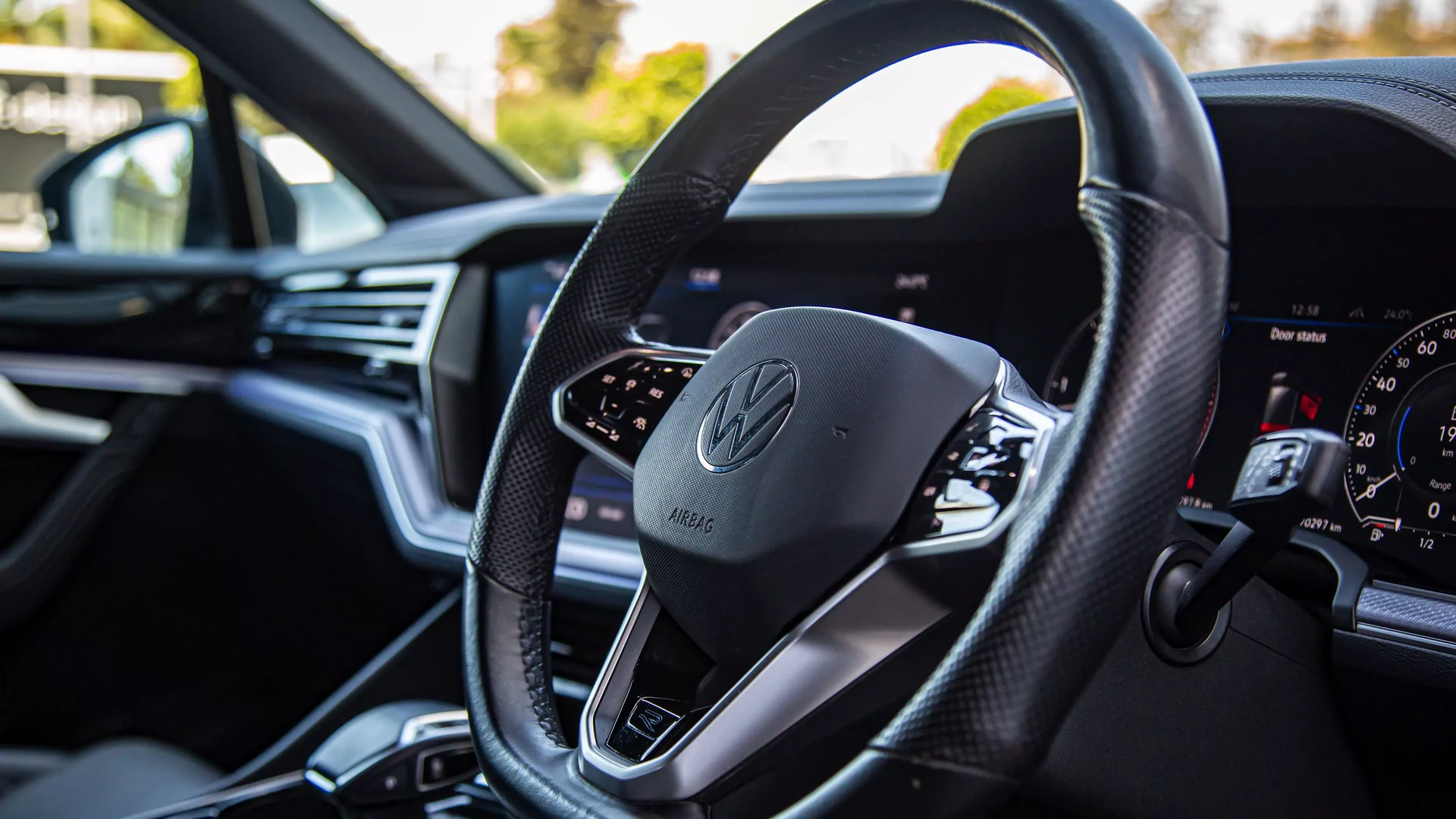 Volkswagen Touareg TDI R-Line #54 Photo 16