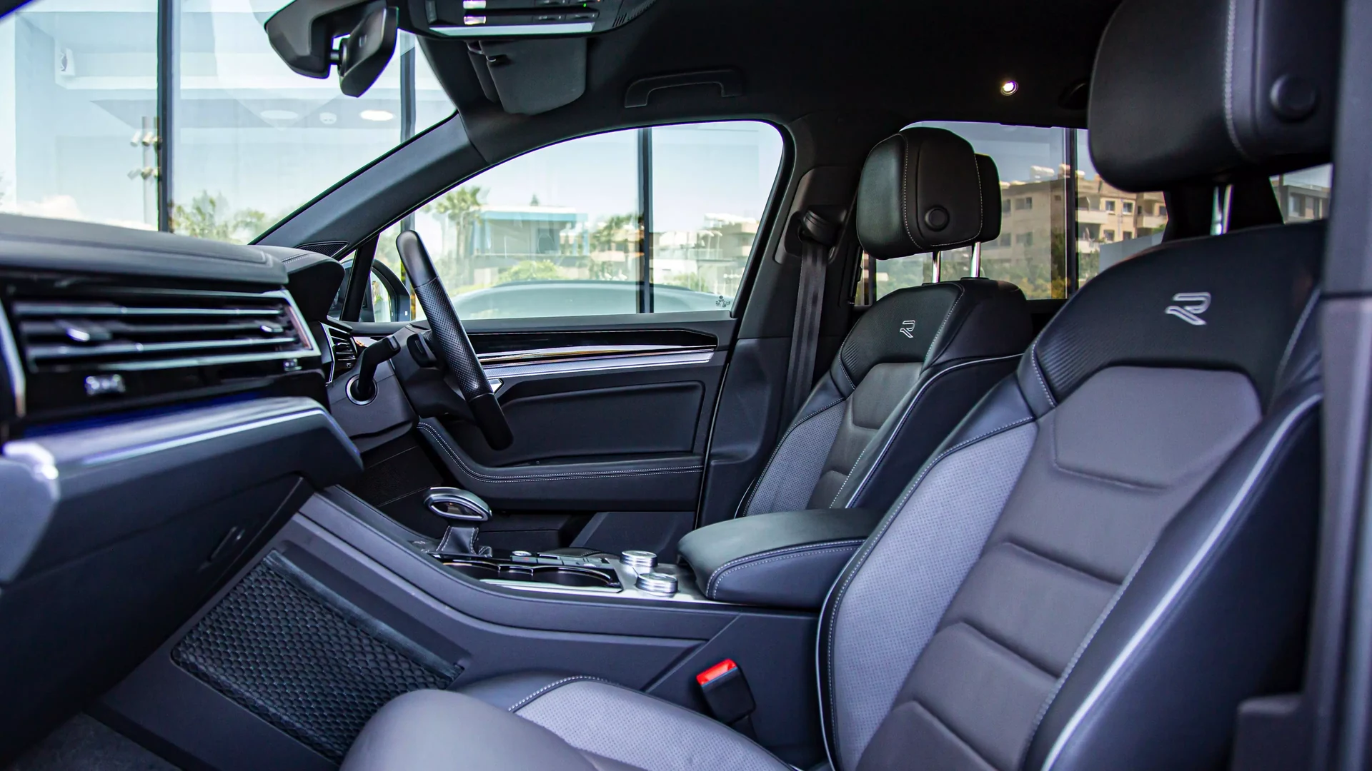 Volkswagen Touareg TDI R-Line #54 Photo 10