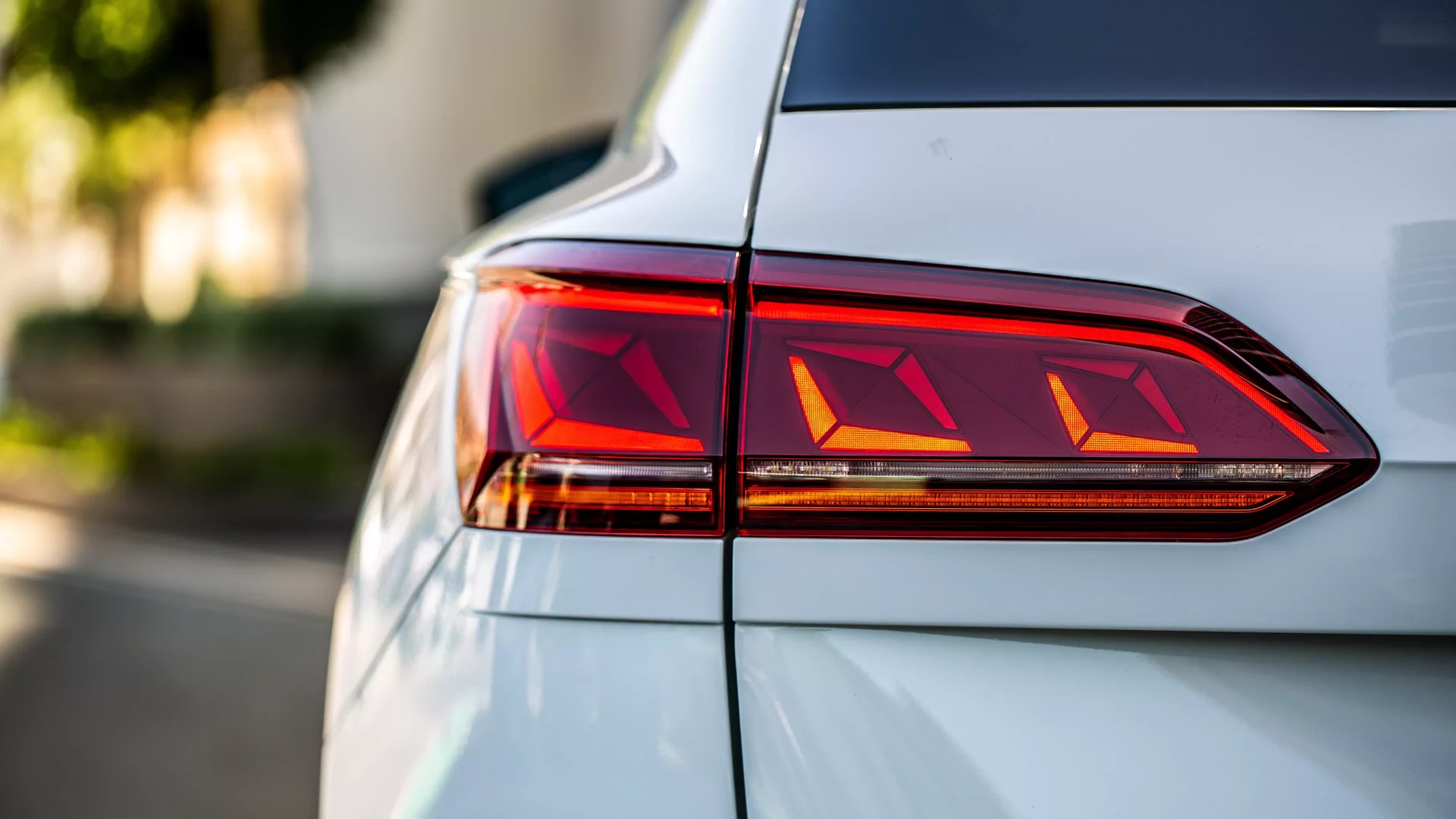 Volkswagen Touareg TDI R-Line #54 Photo 18