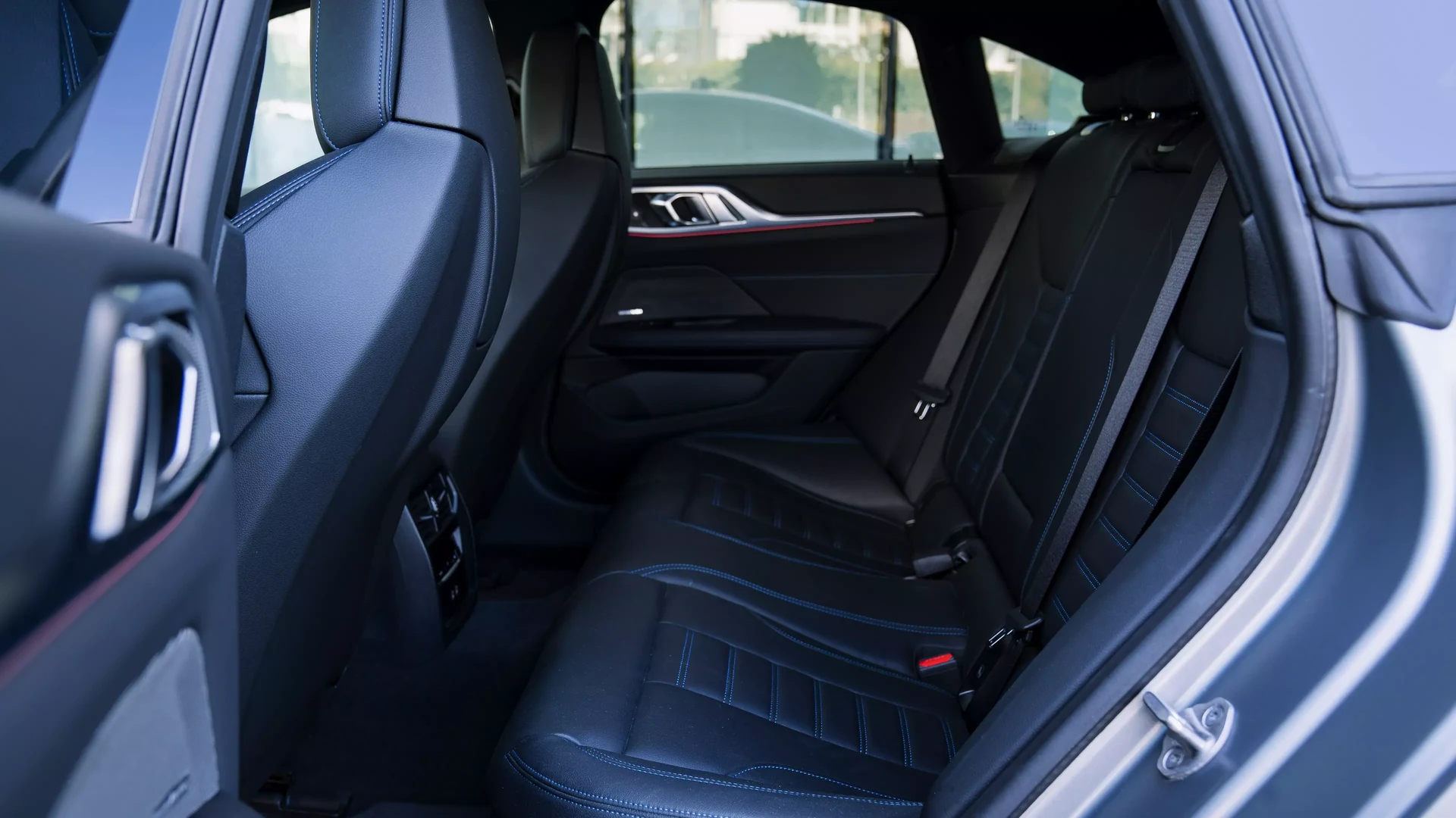 BMW i4 M50 #68 Photo 13