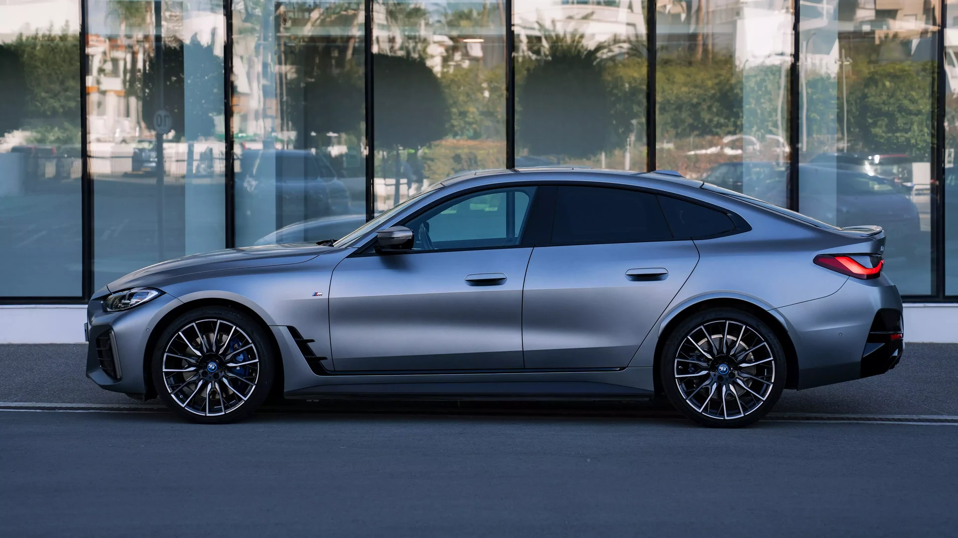 BMW i4 M50 #68 Photo 7