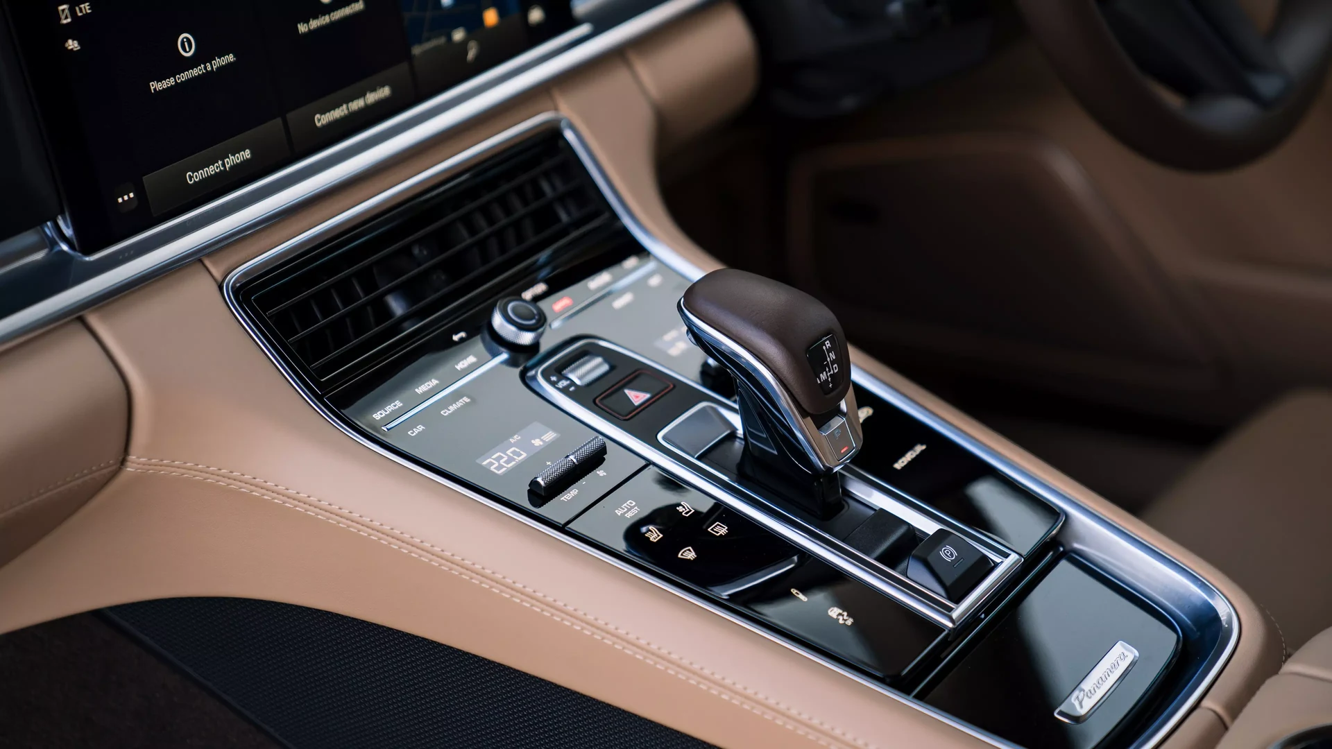 Porsche Panamera 4 E-Hybrid Platinum Edition #69 Фото 16