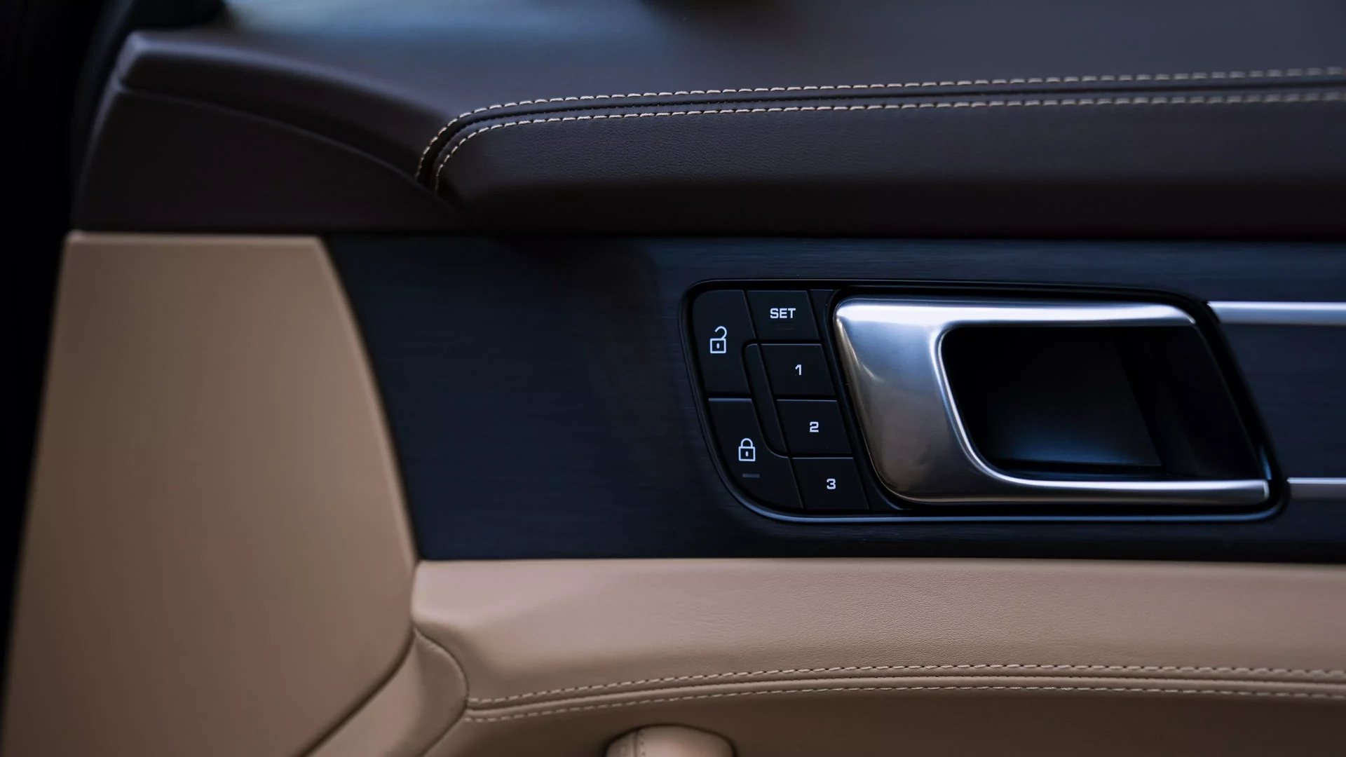 Porsche Panamera 4 E-Hybrid Platinum Edition #69 Фото 18