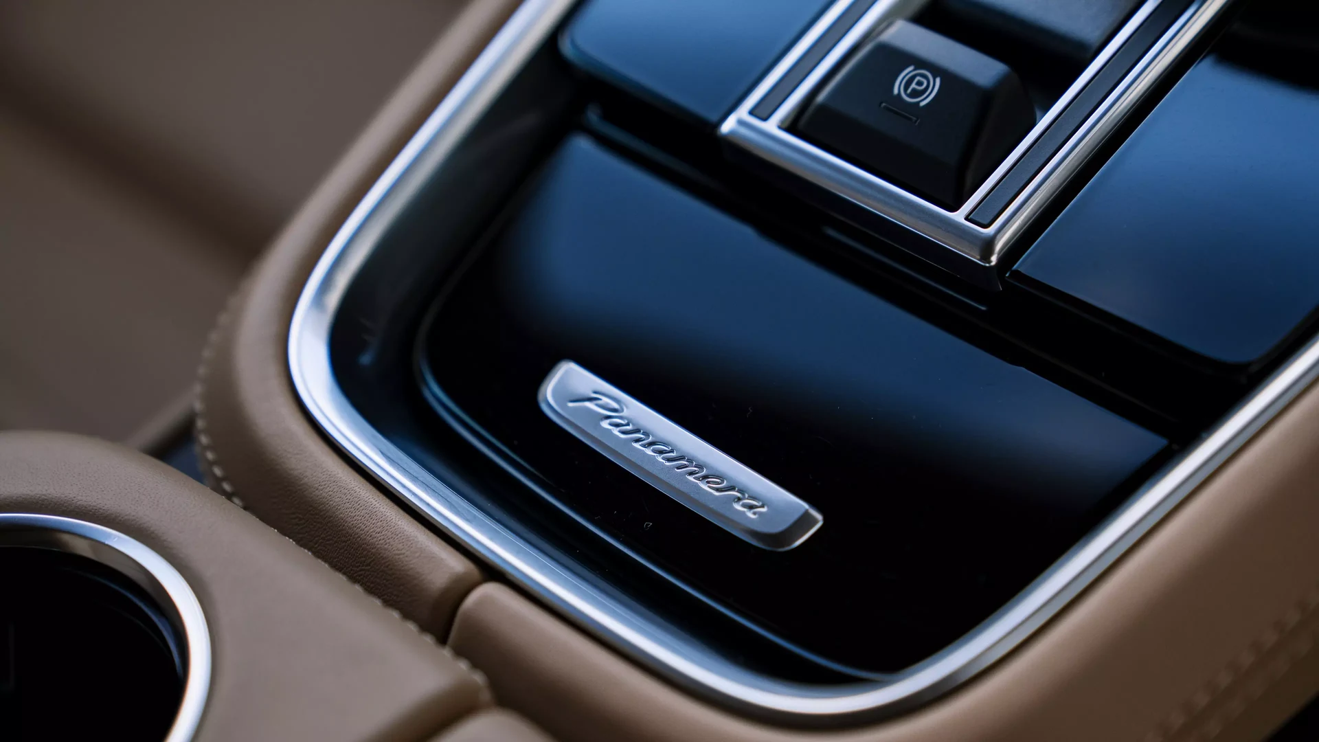 Porsche Panamera 4 E-Hybrid Platinum Edition #69 Фото 17