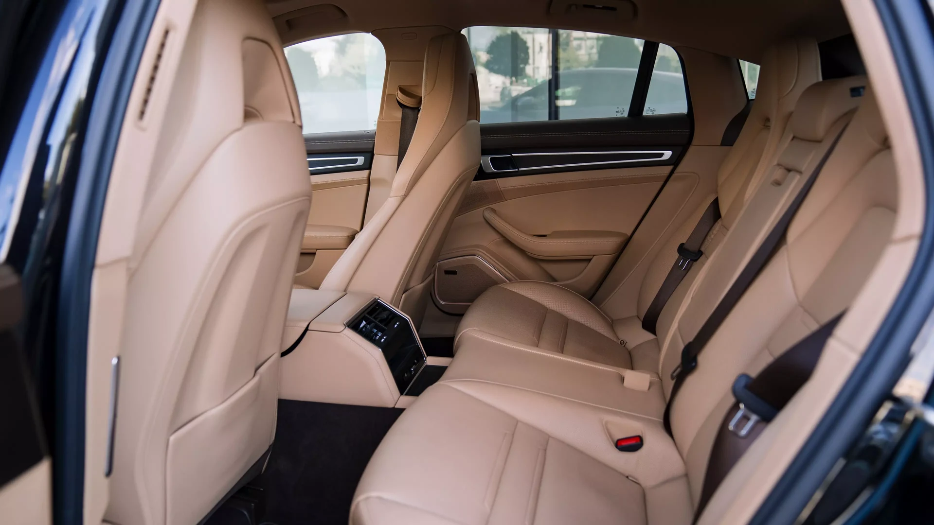 Porsche Panamera 4 E-Hybrid Platinum Edition #69 Фото 11