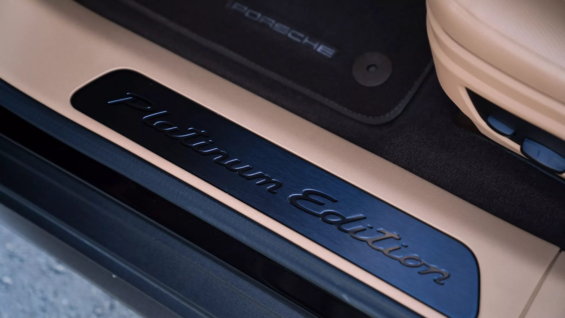 Porsche Panamera 4 E-Hybrid Platinum Edition #69 Фото 20