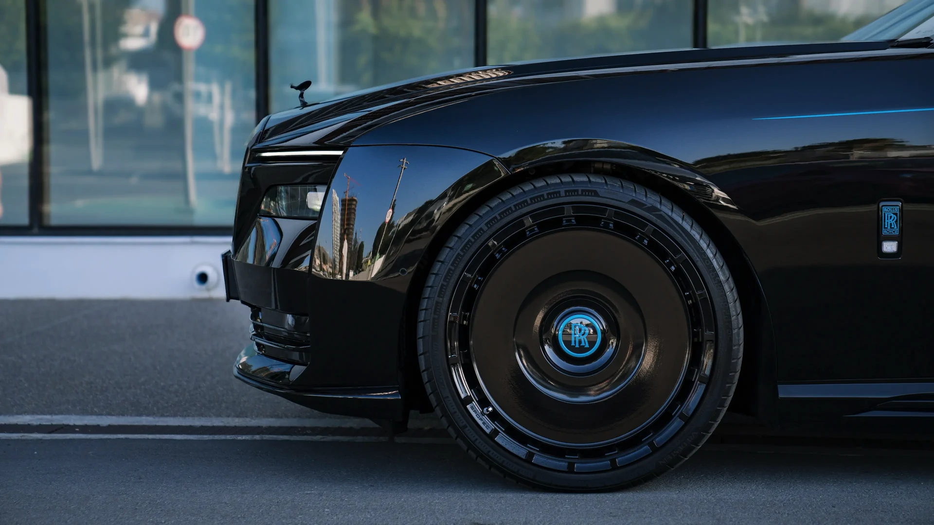 Rolls-Royce Spectre #66 Фото 21