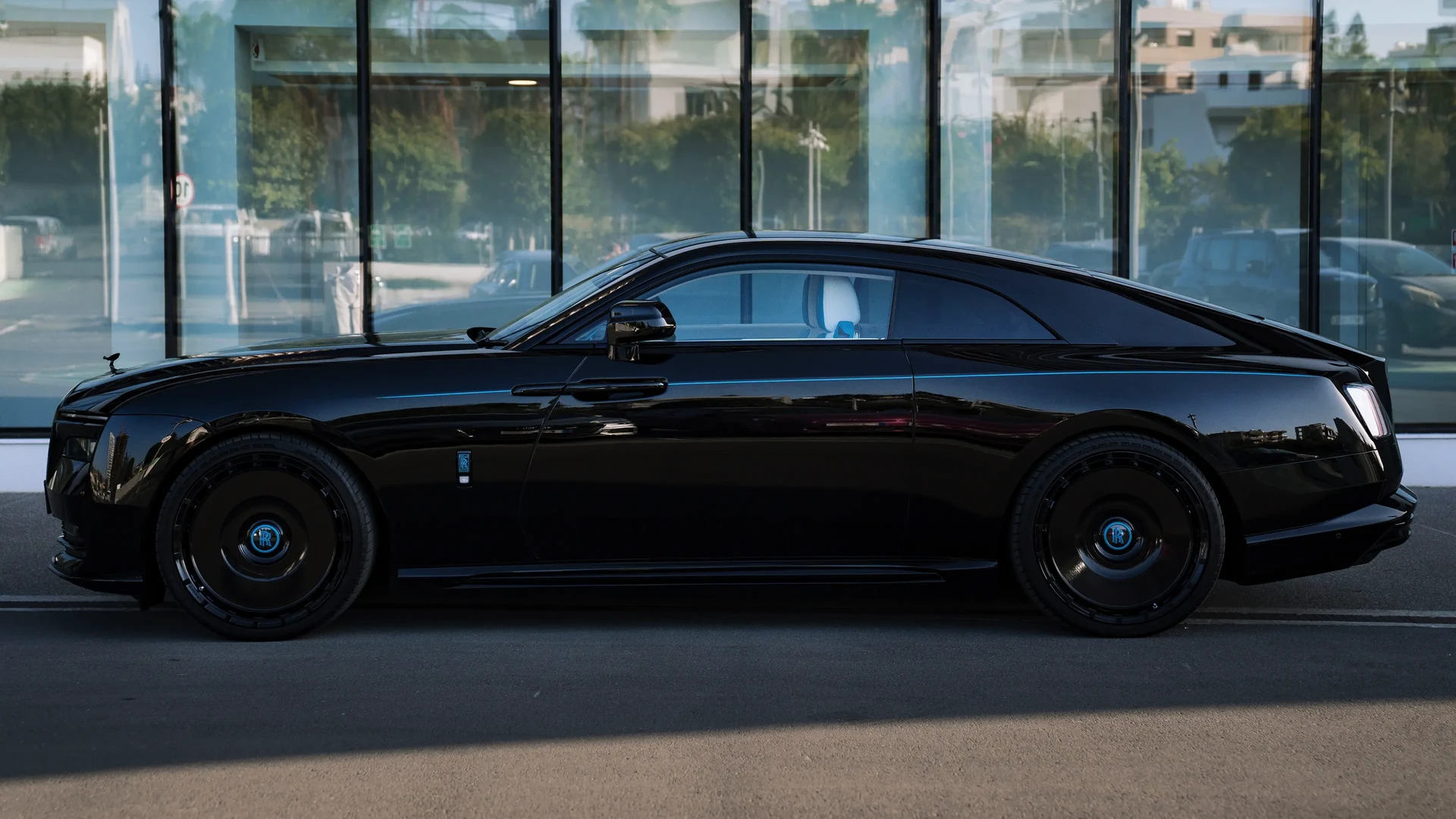 Rolls-Royce Spectre #66 Фото 20