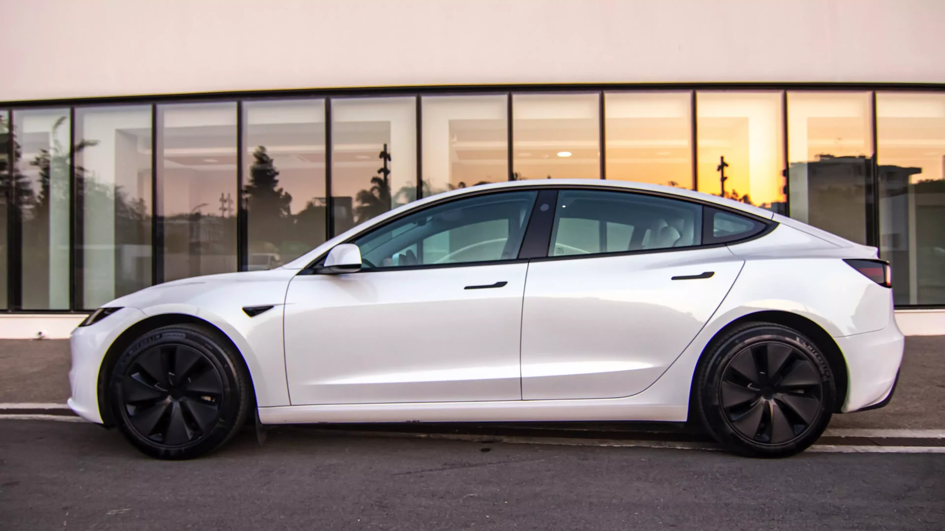 Tesla Model 3 RWD #55 Photo 18