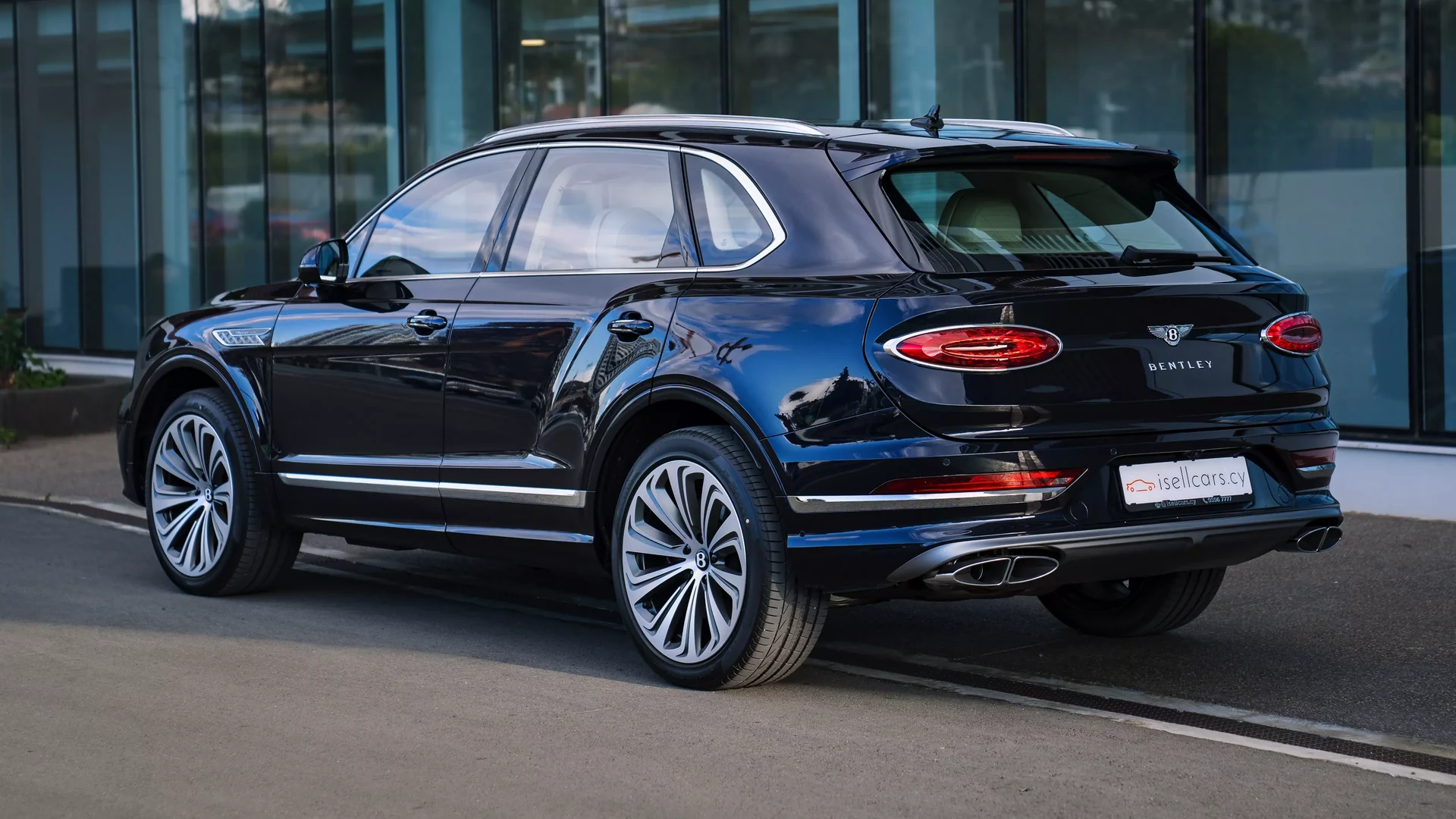 Bentley Bentayga V8 Atelier Edition #67 Photo 2