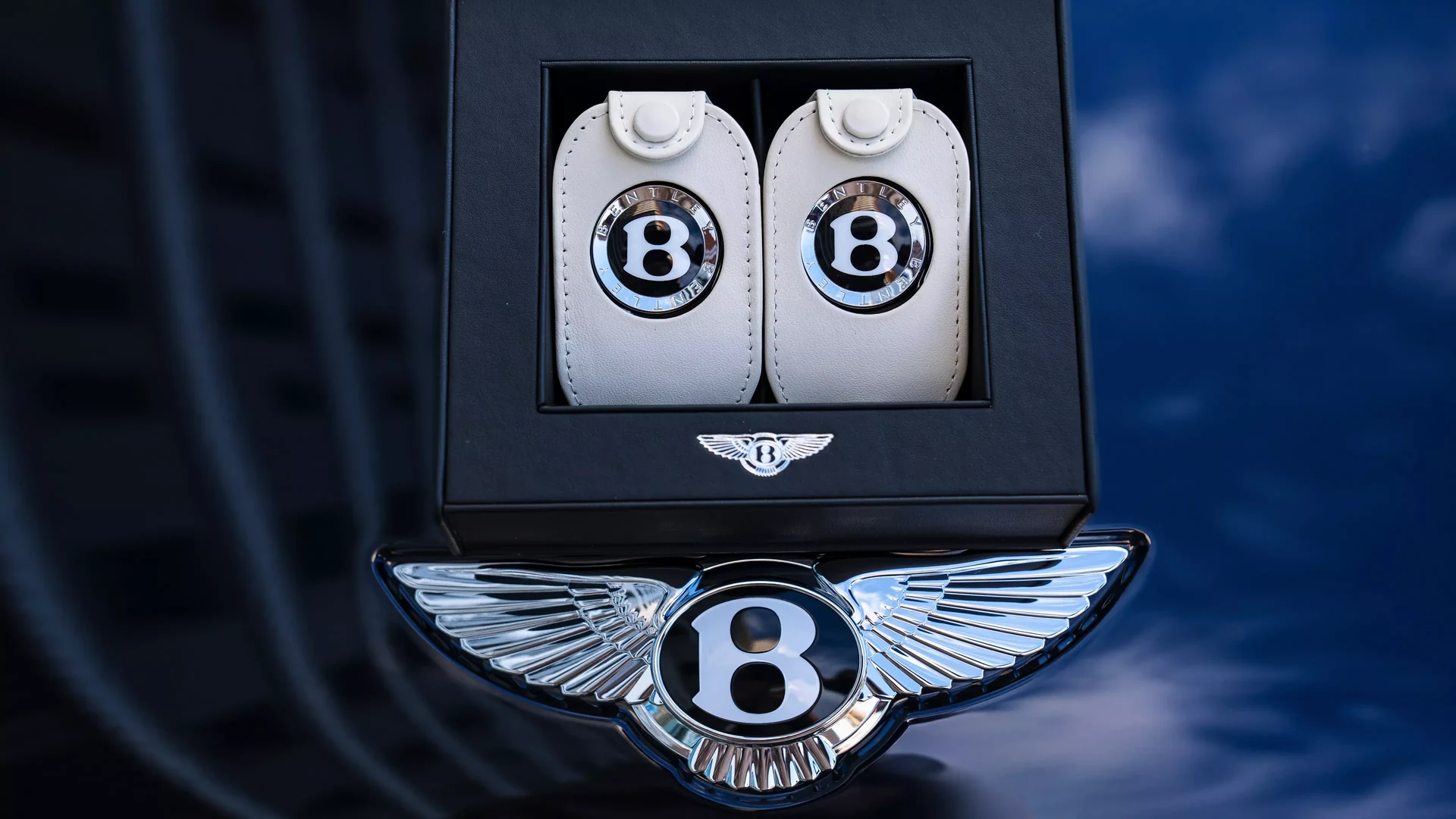 Bentley Bentayga V8 Atelier Edition #67 Photo 16