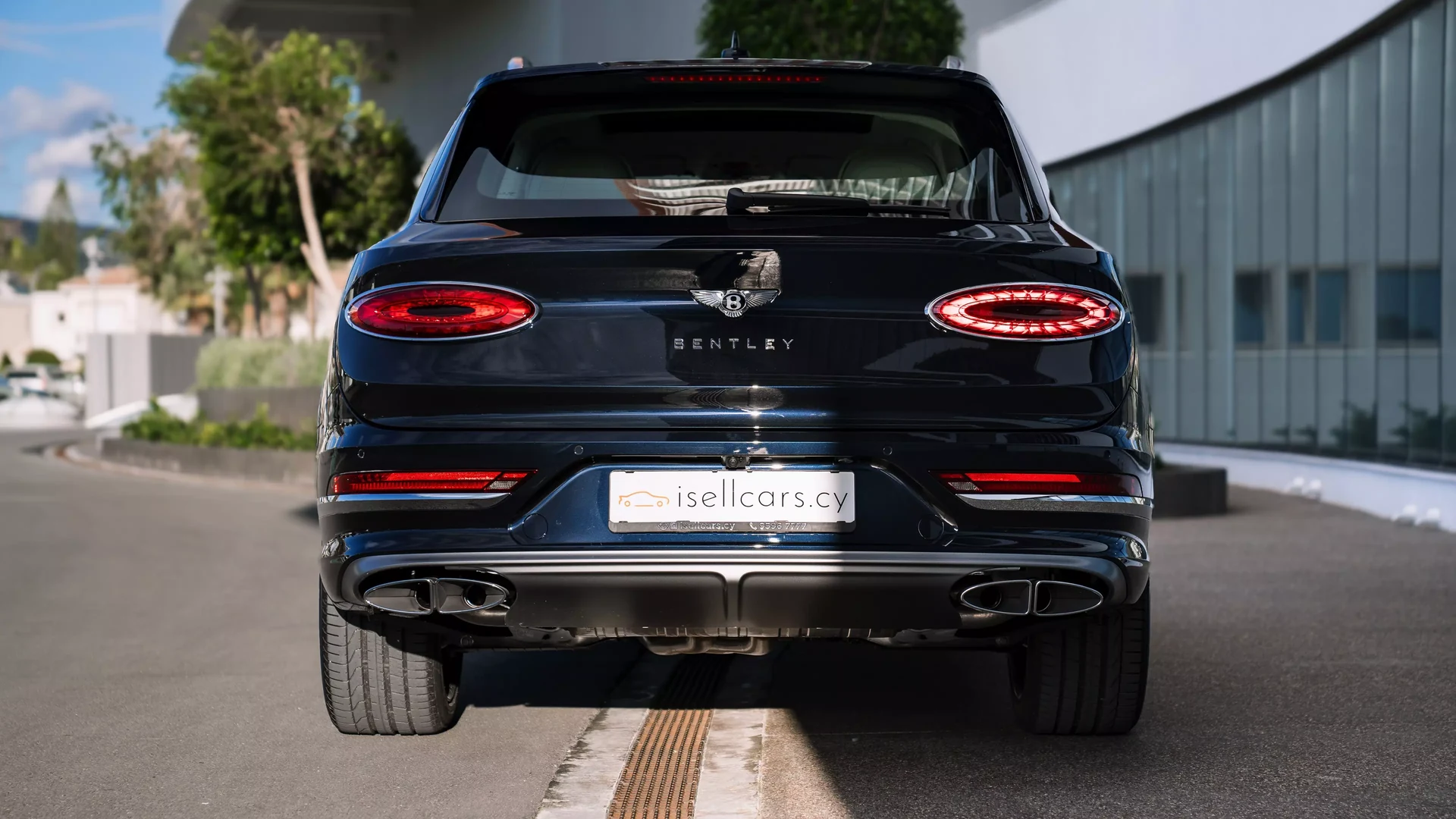 Bentley Bentayga V8 Atelier Edition #67 Photo 4