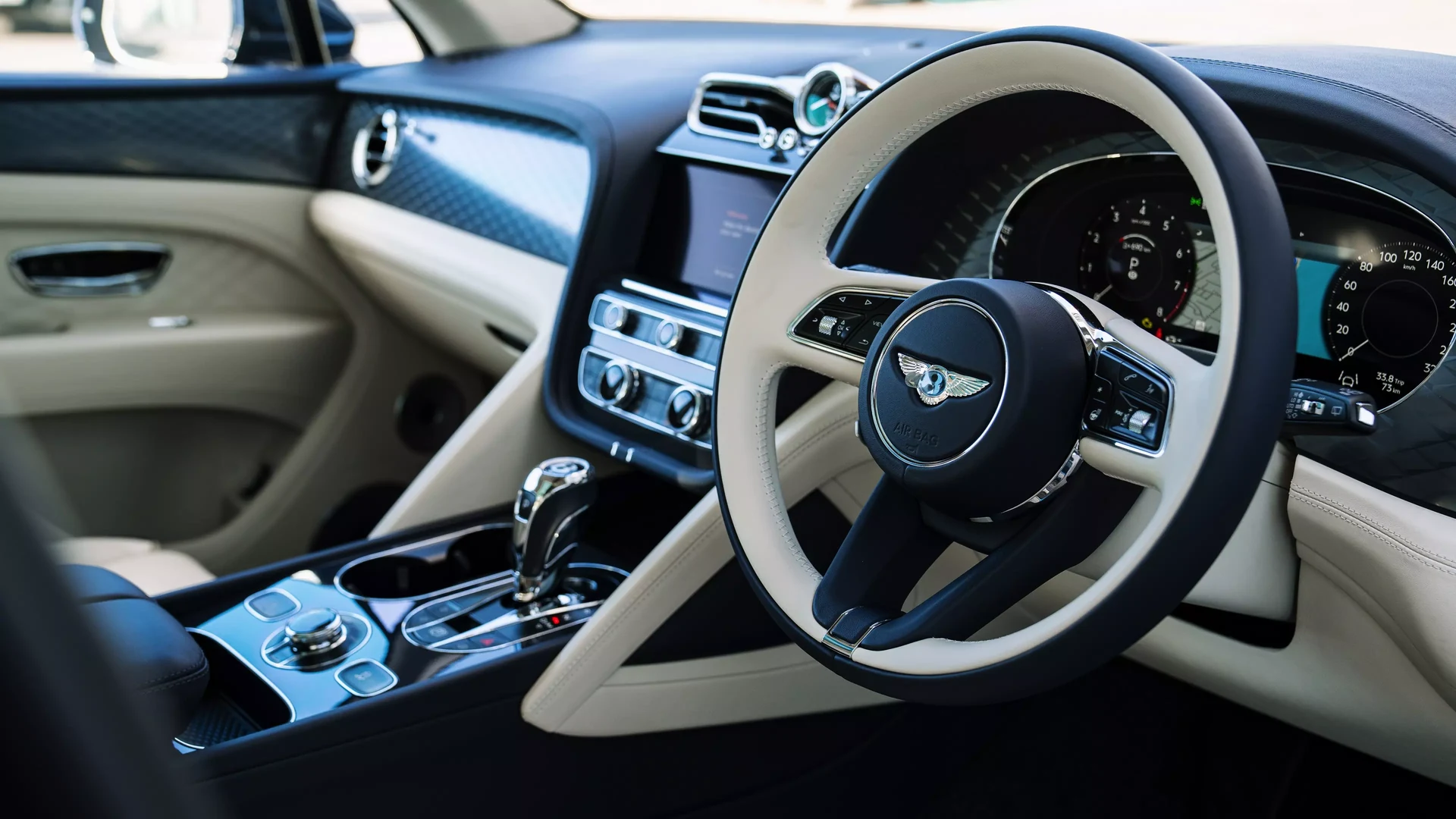 Bentley Bentayga V8 Atelier Edition #67 Photo 7